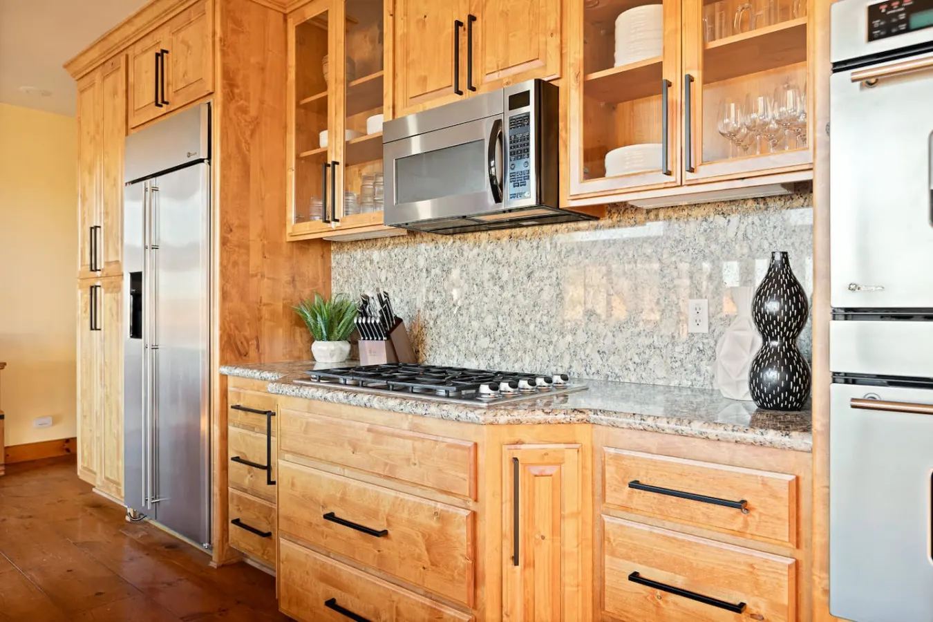 Hawk Ridge Chalet, Hot Tub, Views and Firepit 6