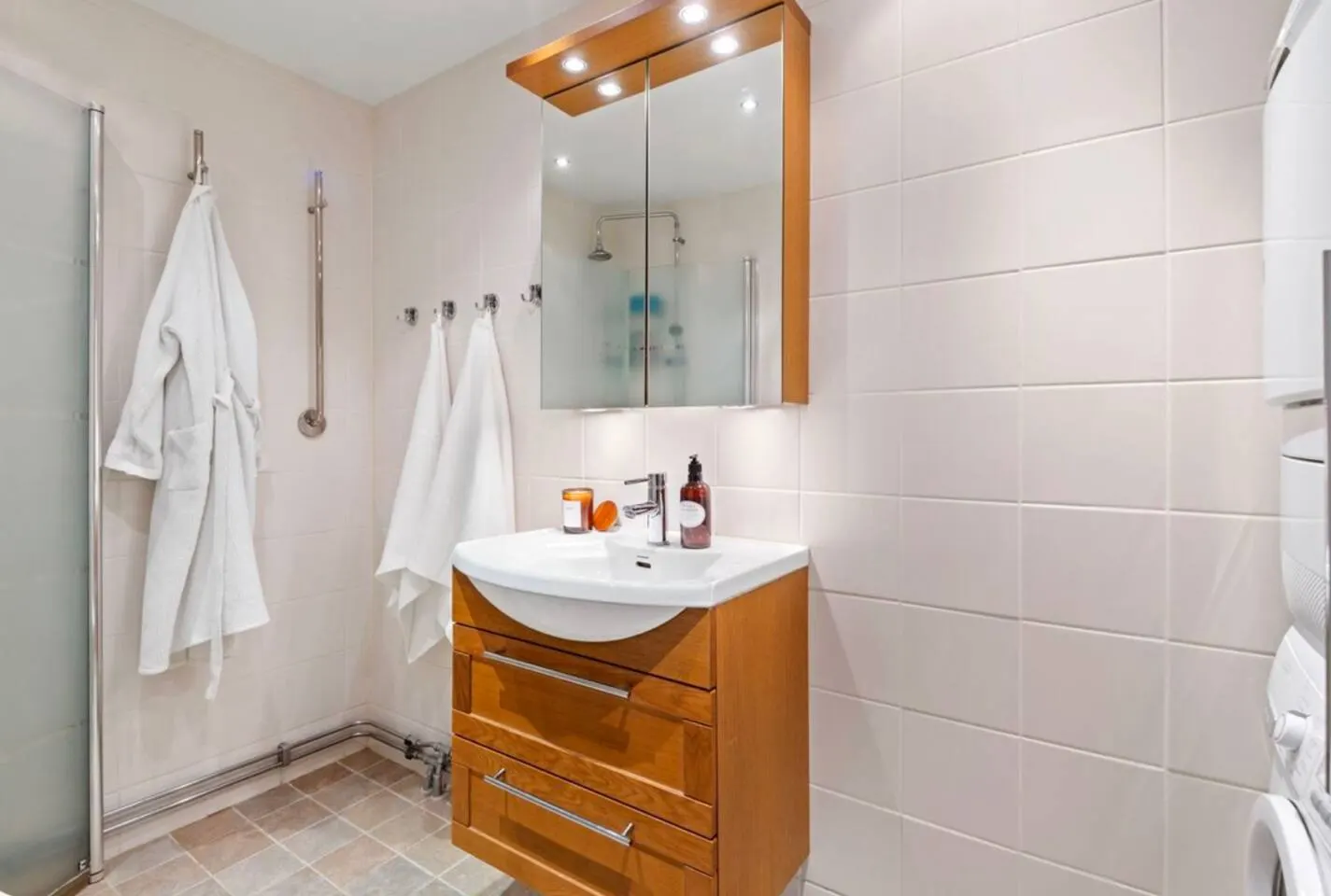Workers 5BR 10 Beds 2 Bath All-inc 12