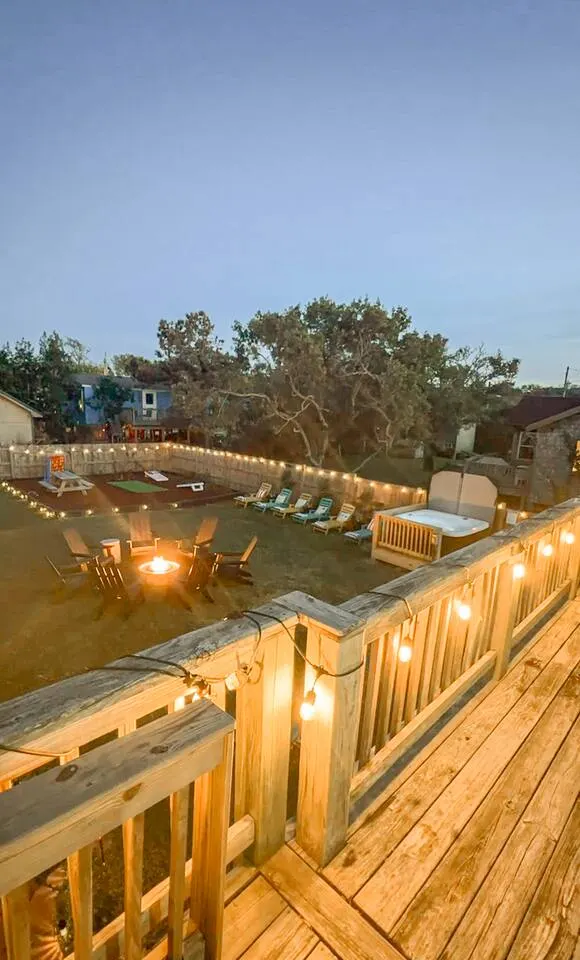 2 Mi to Beach Hot Tub Bright & Modern 15