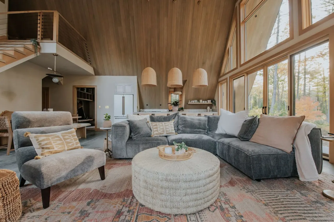 Luxury A-Frame on 6 acres w/ hot tub by Sunday River 9