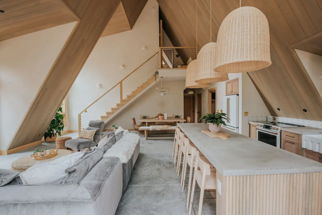 Luxury A-Frame on 6 acres w/ hot tub by Sunday River 6