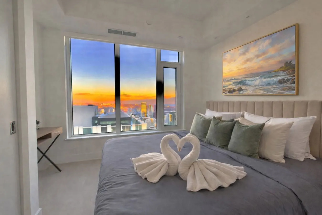 The Refined Stay Yorkville King Bed 2