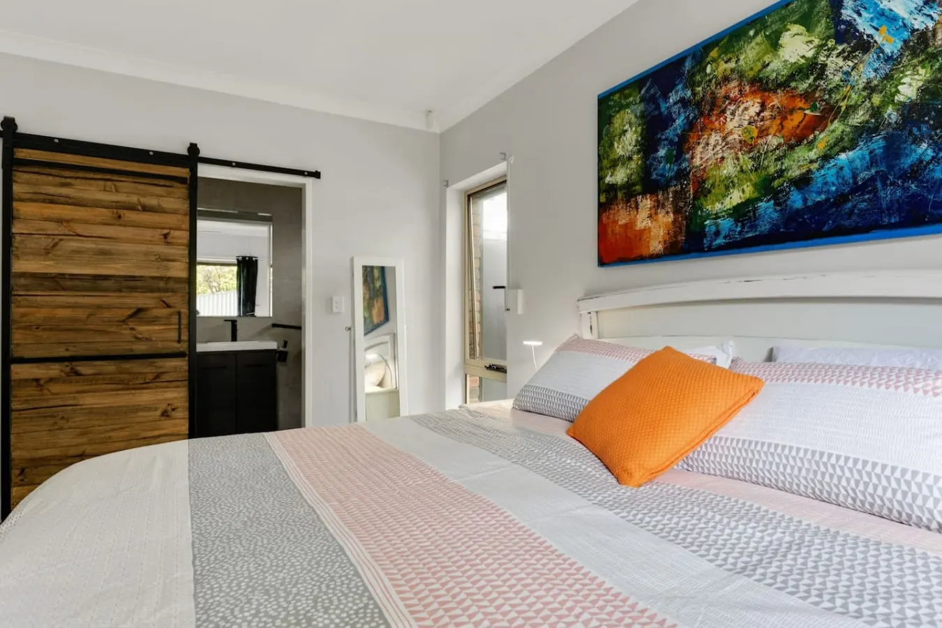 Sea Whispers—Spacious Family Retreat by the Shore 15