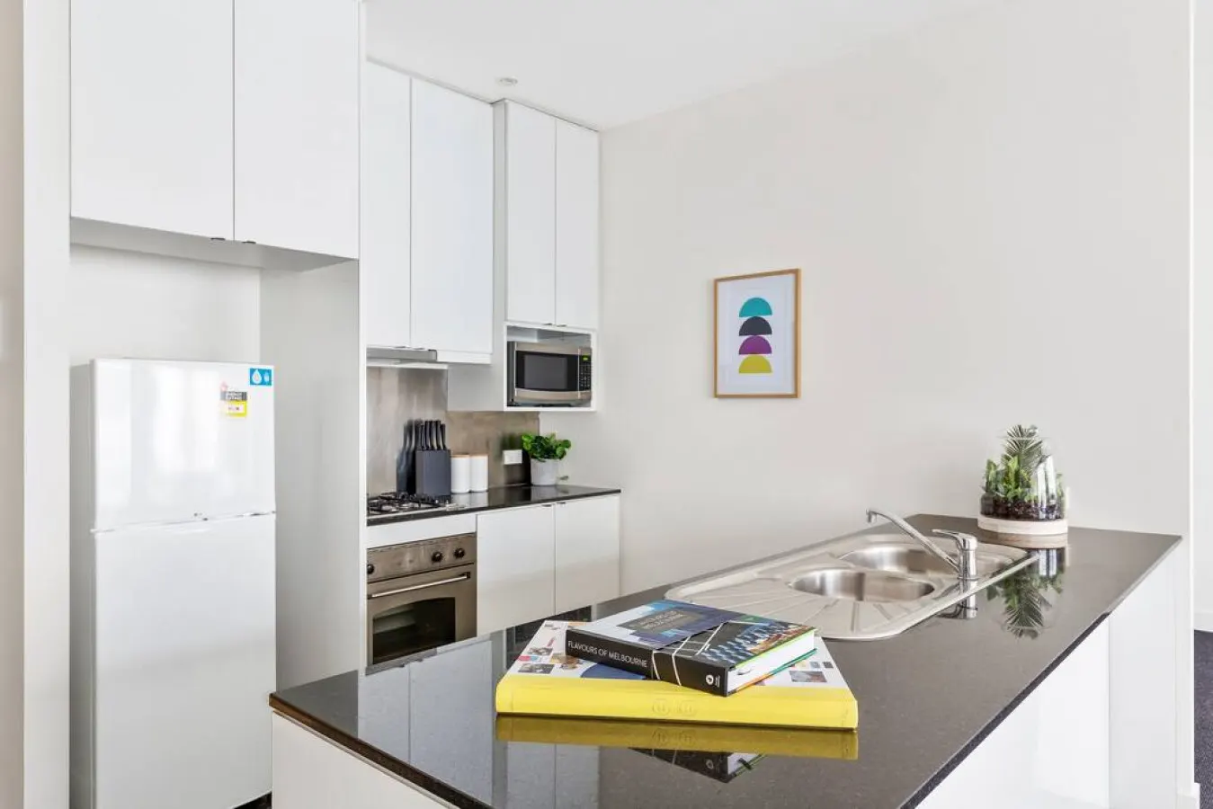Iris: 2 Bed, 1 Bath Apartment in CBD 11