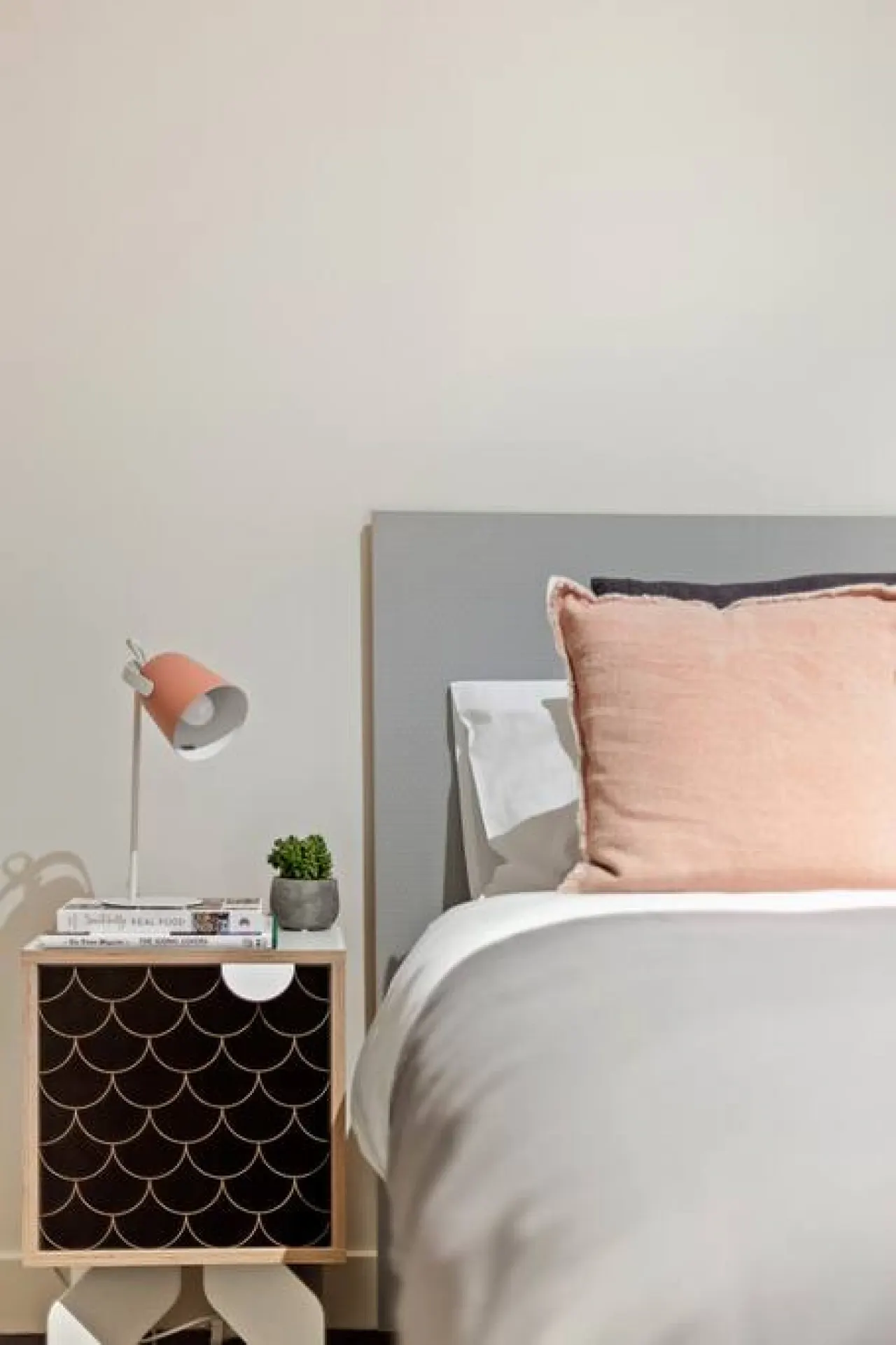 Iris: 2 Bed, 1 Bath Apartment in CBD 16