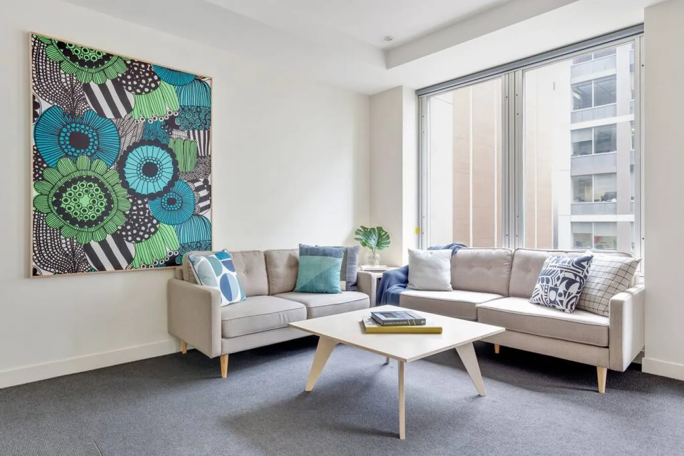 Iris: 2 Bed, 1 Bath Apartment in CBD 6