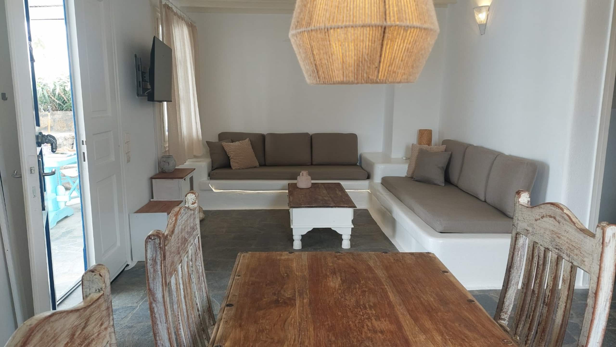 Cozy Summer House 11