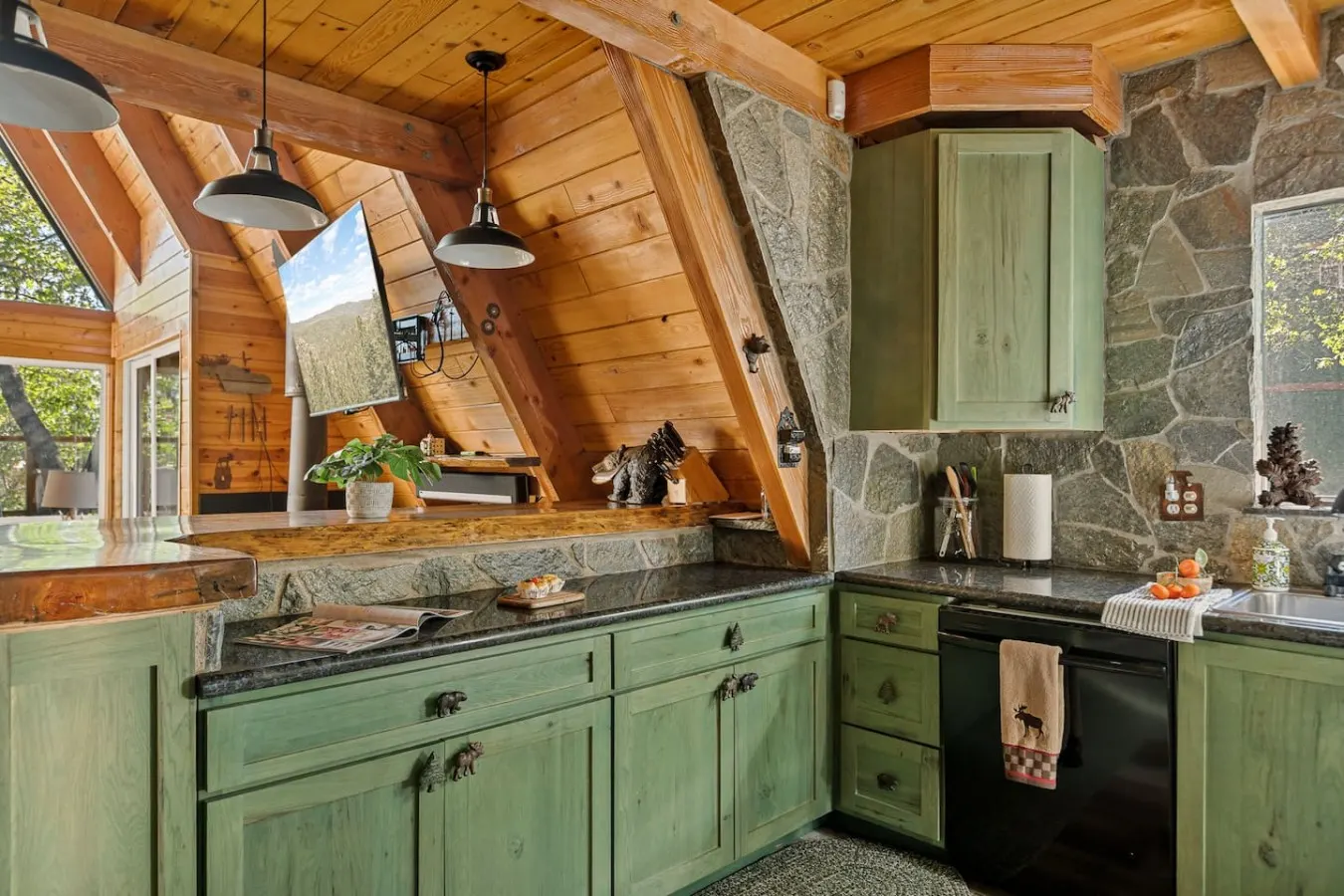 NEW A-Frame 4BR Hot Tub, Mtn Views, Game Loft 7