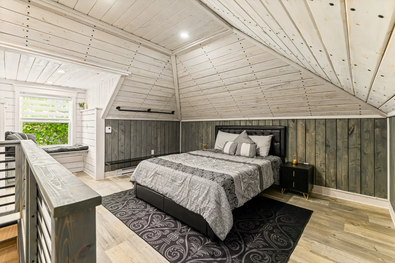 The Big City Stay | Sleeps 11 | Walkable Location