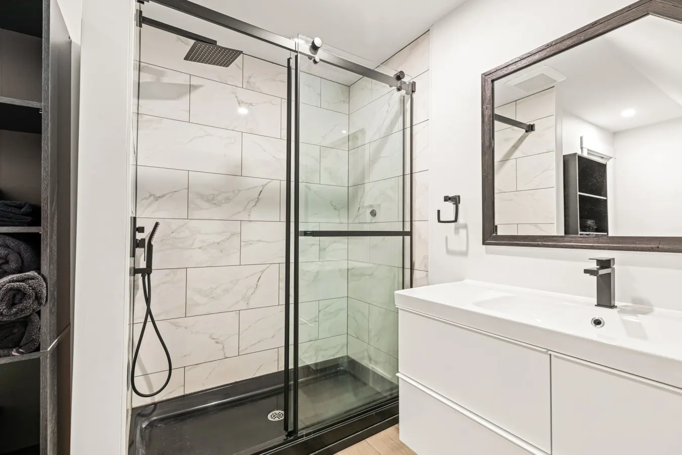 The Big City Stay Sleeps 11 Walkable Location 16