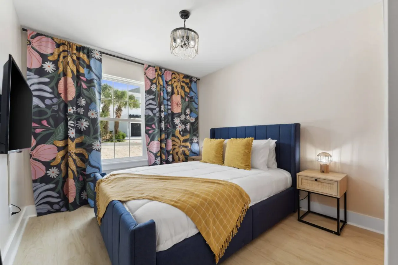 1Min walk to Beach 9Bedrm, GameRm, Htd pool, sleeps20, Pet+ 19
