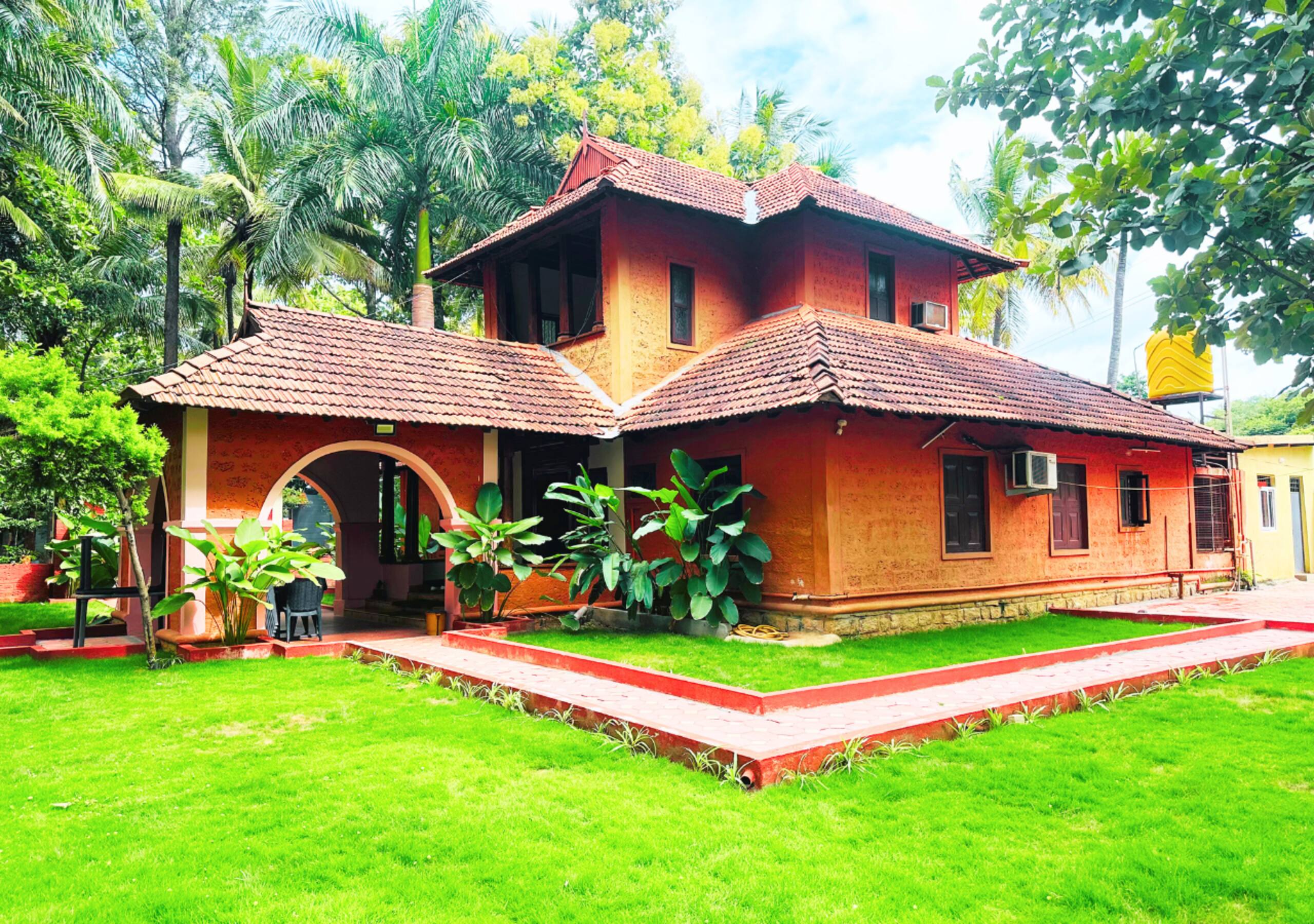 Ambara Kovilakam by Travent Mug 21