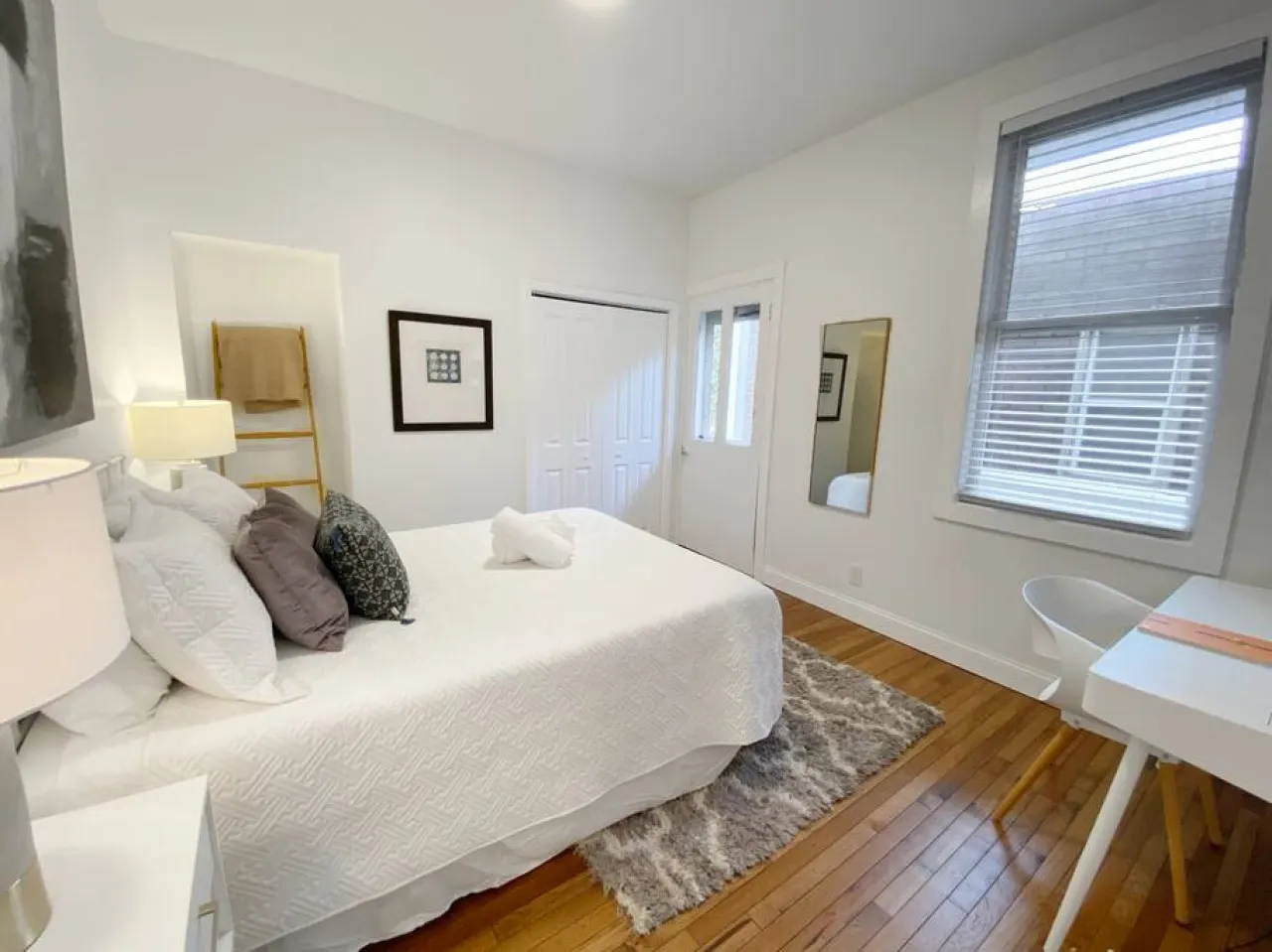 Explore Downtown from Adorable Mount Adams 4