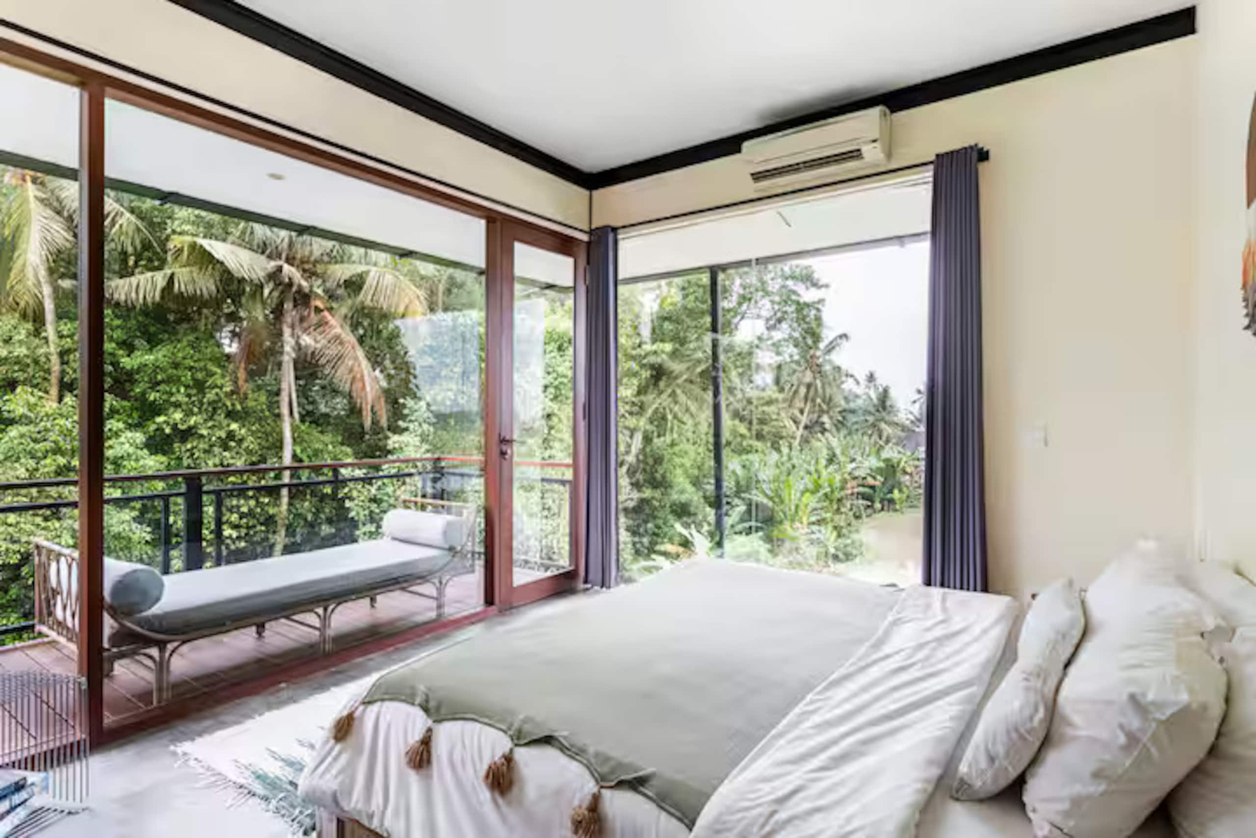 Special price for August. Gorgeous Jungle Villa.