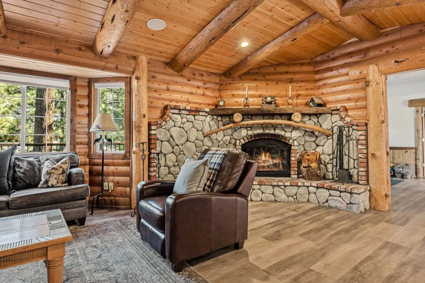 Hidden Bridge Cabin, w/ Hot Tub near the Village 10