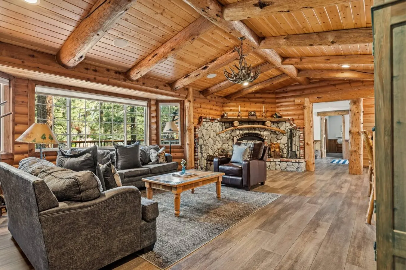Hidden Bridge Cabin, w/ Hot Tub near the Village 12