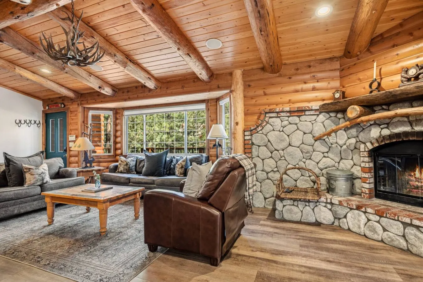 Hidden Bridge Cabin, w/ Hot Tub near the Village 14