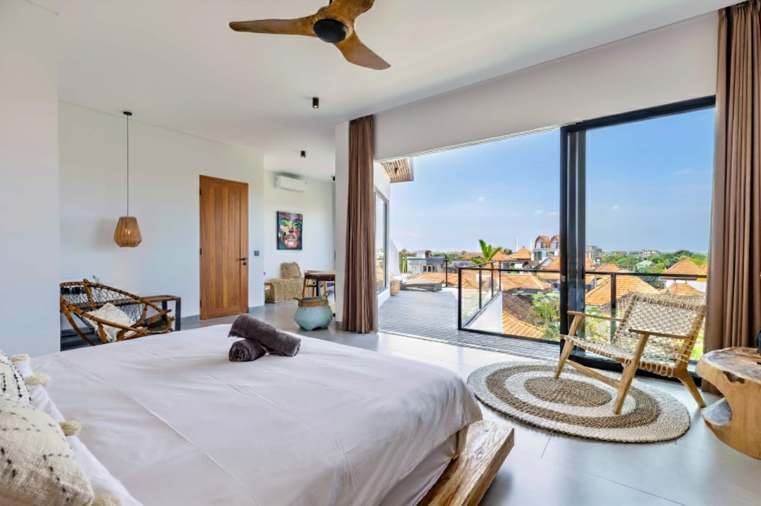 Designer 3BR Pool Villa 19