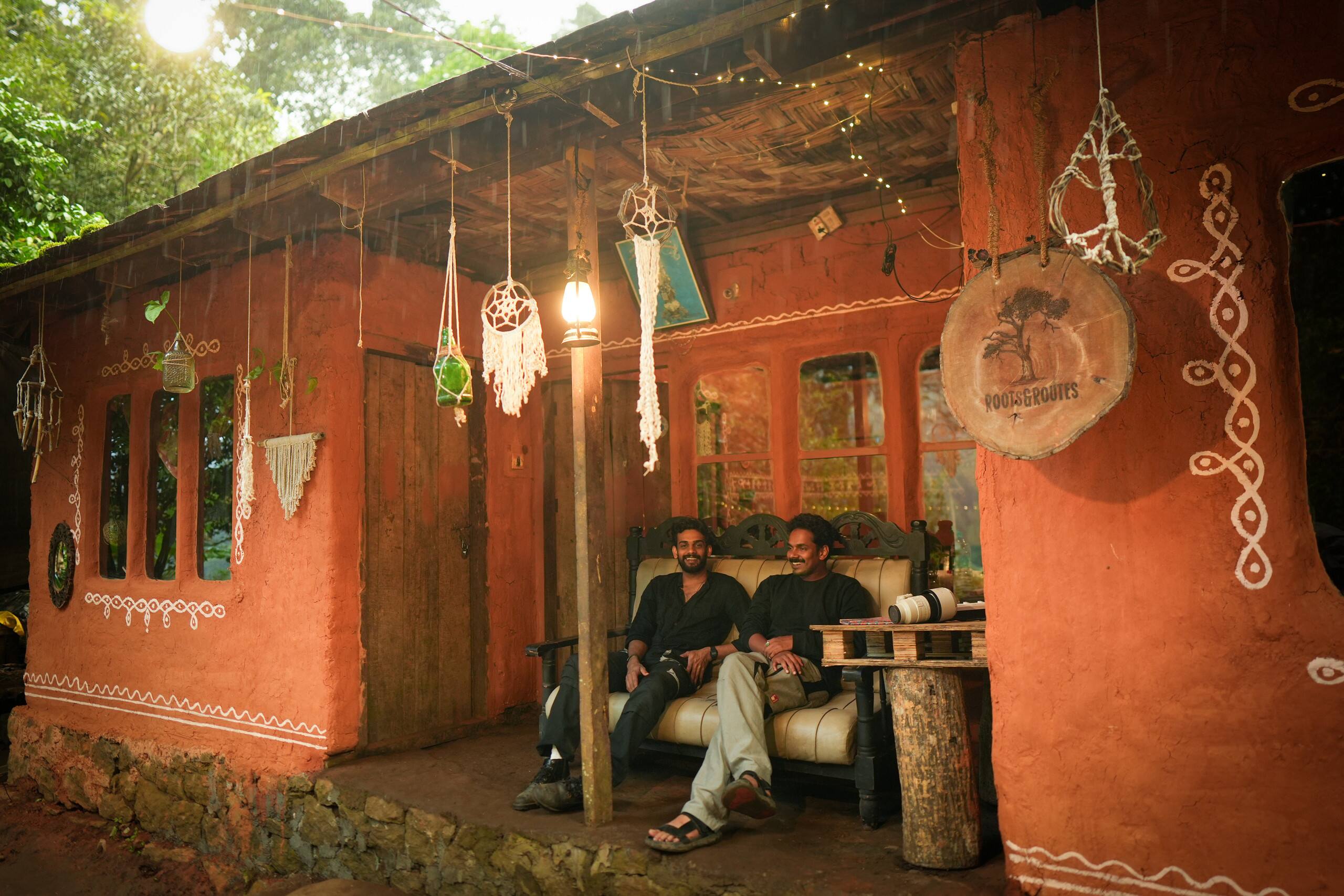 Roots&routes - a cozy mud house with mountain view 2