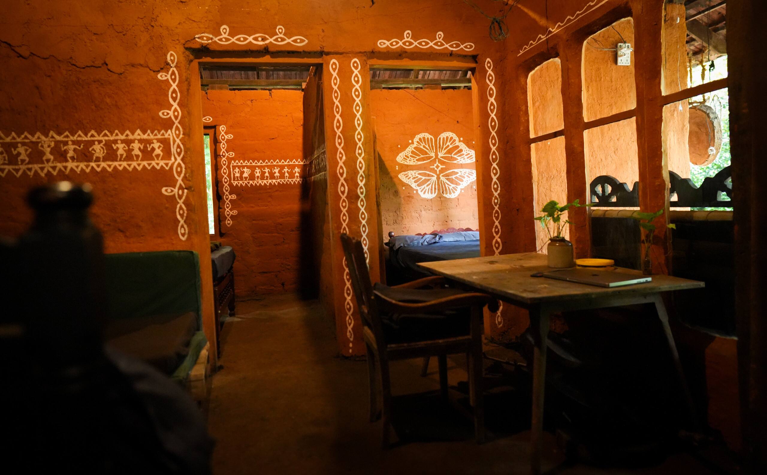 Roots&routes - a cozy mud house with mountain view 5