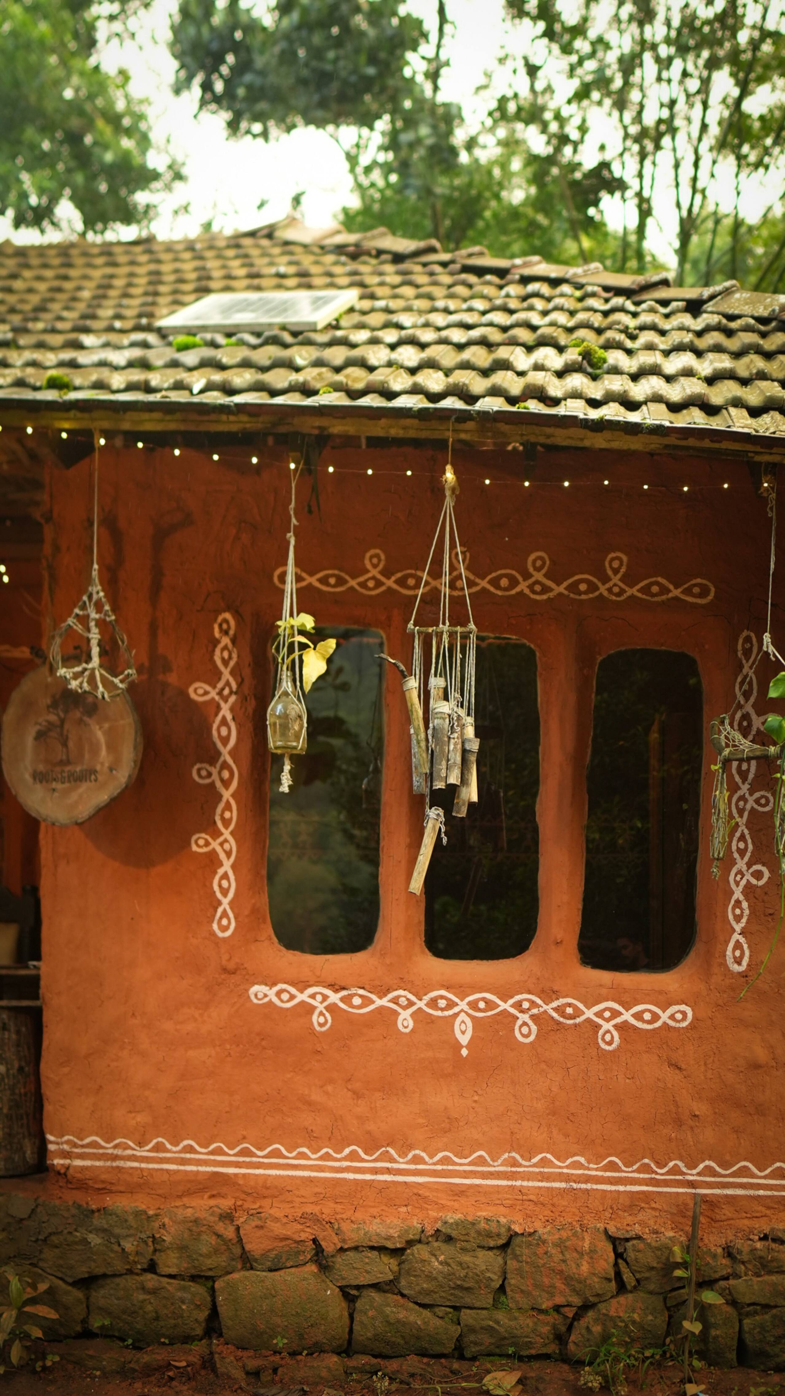Roots&routes - a cozy mud house with mountain view 15