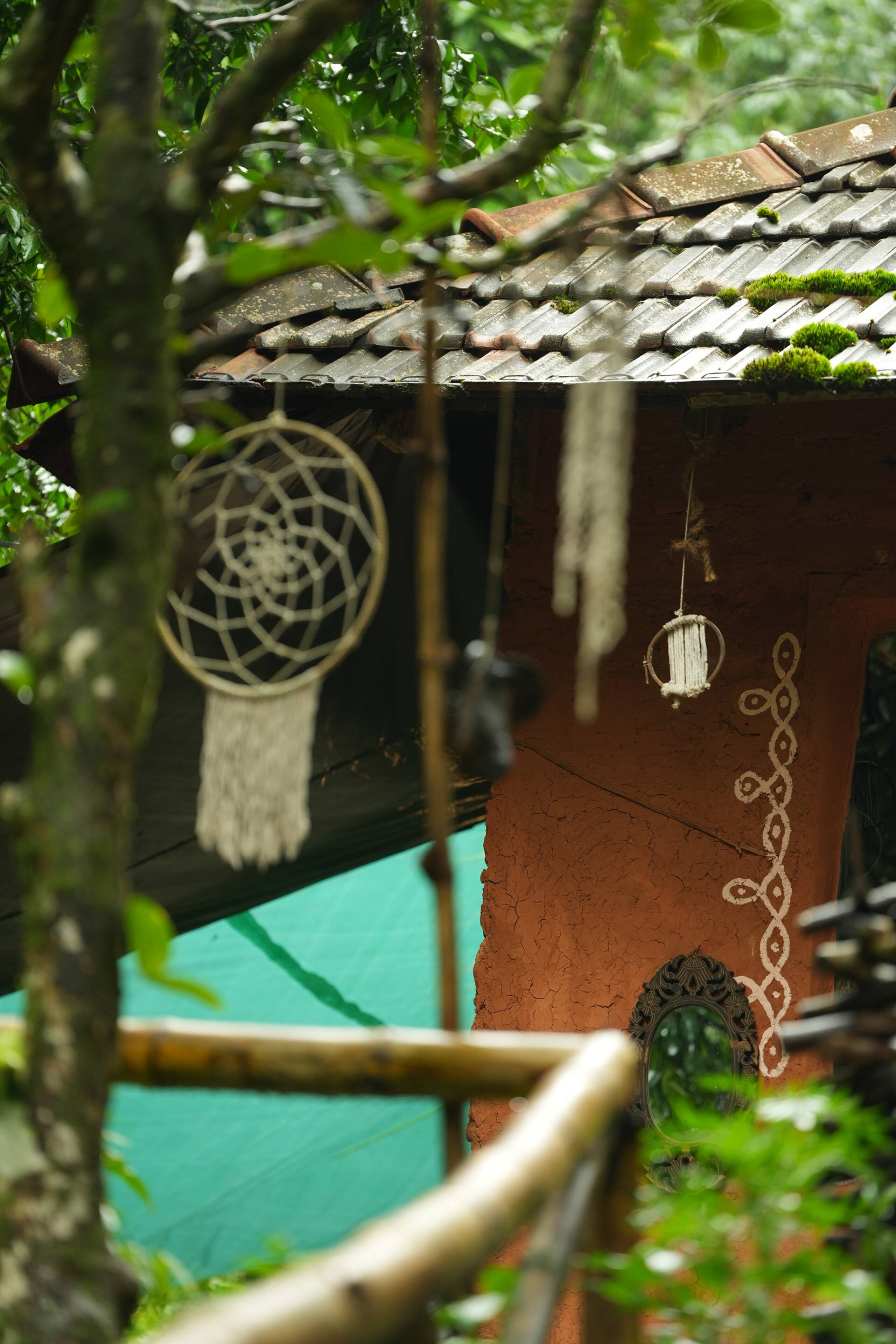 Roots&routes - a cozy mud house with mountain view 22