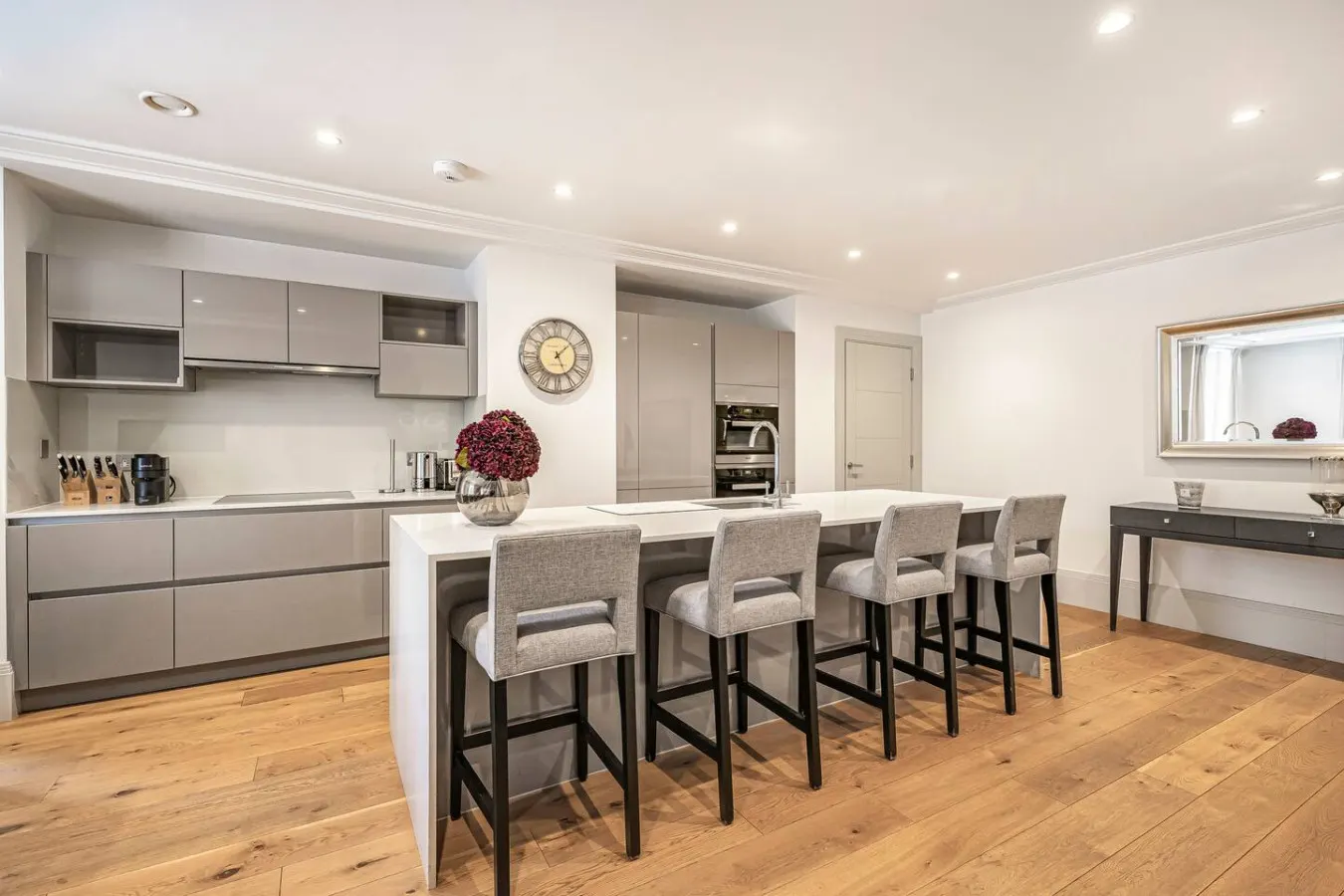 Mayfair Park Lane Huge Balcony Overlooking Hyde Park Concierge AC Elevator Access 10
