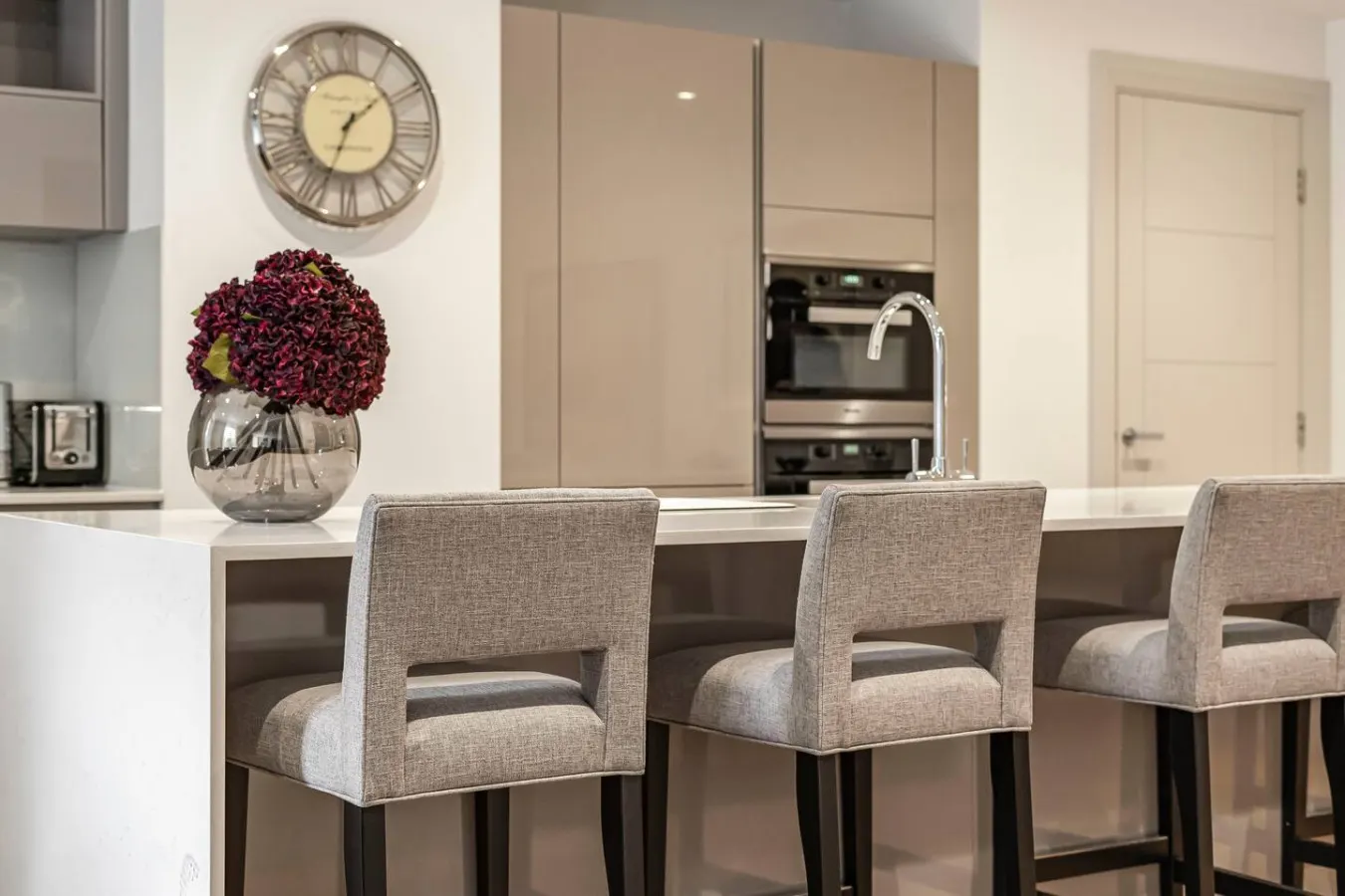 Mayfair Park Lane Huge Balcony Overlooking Hyde Park Concierge AC Elevator Access 11
