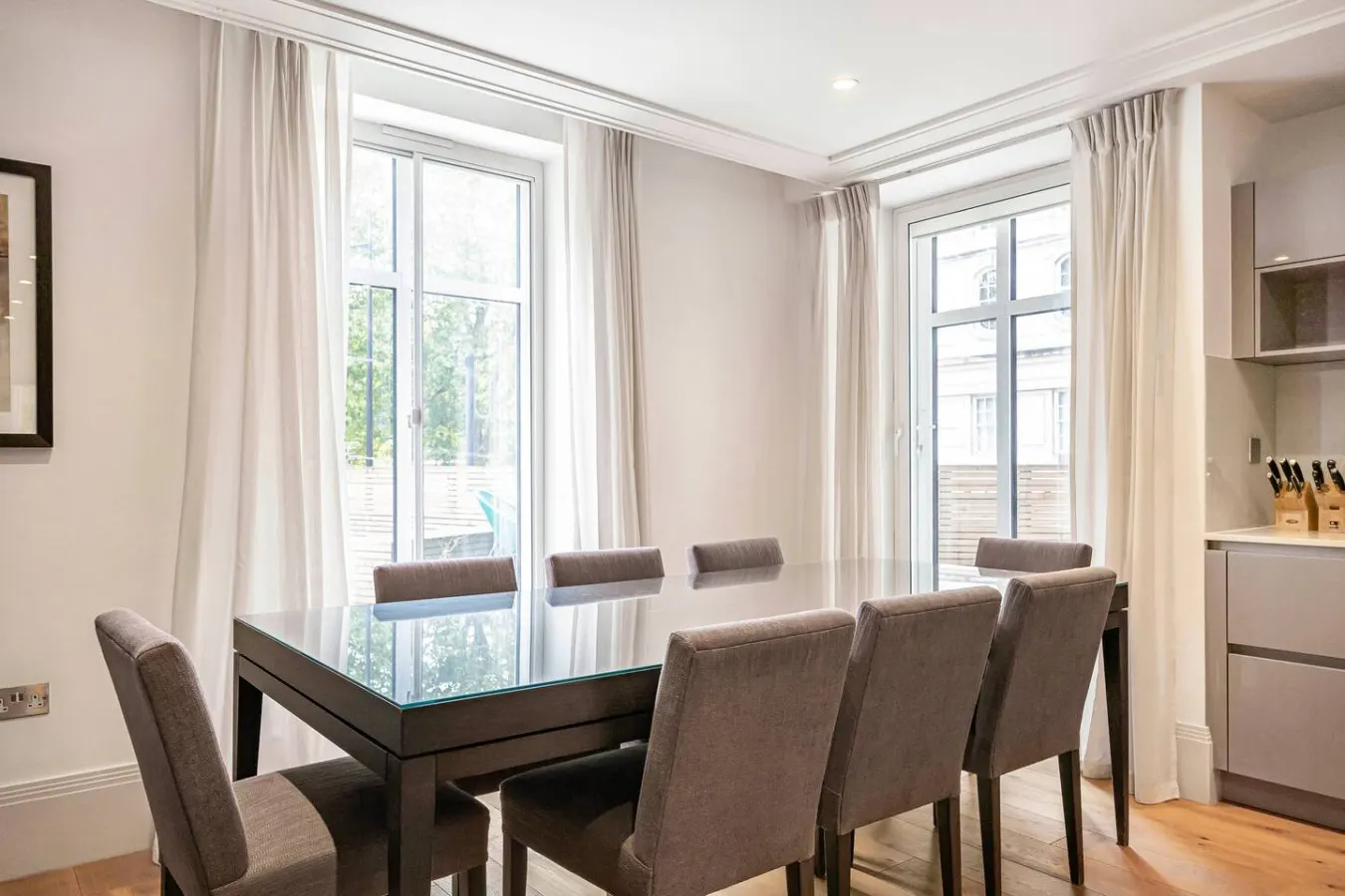Mayfair Park Lane Huge Balcony Overlooking Hyde Park Concierge AC Elevator Access 16
