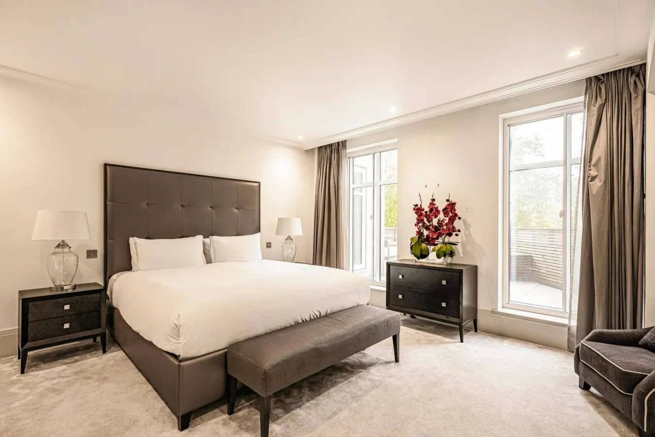 Mayfair Park Lane Huge Balcony Overlooking Hyde Park Concierge AC Elevator Access 17