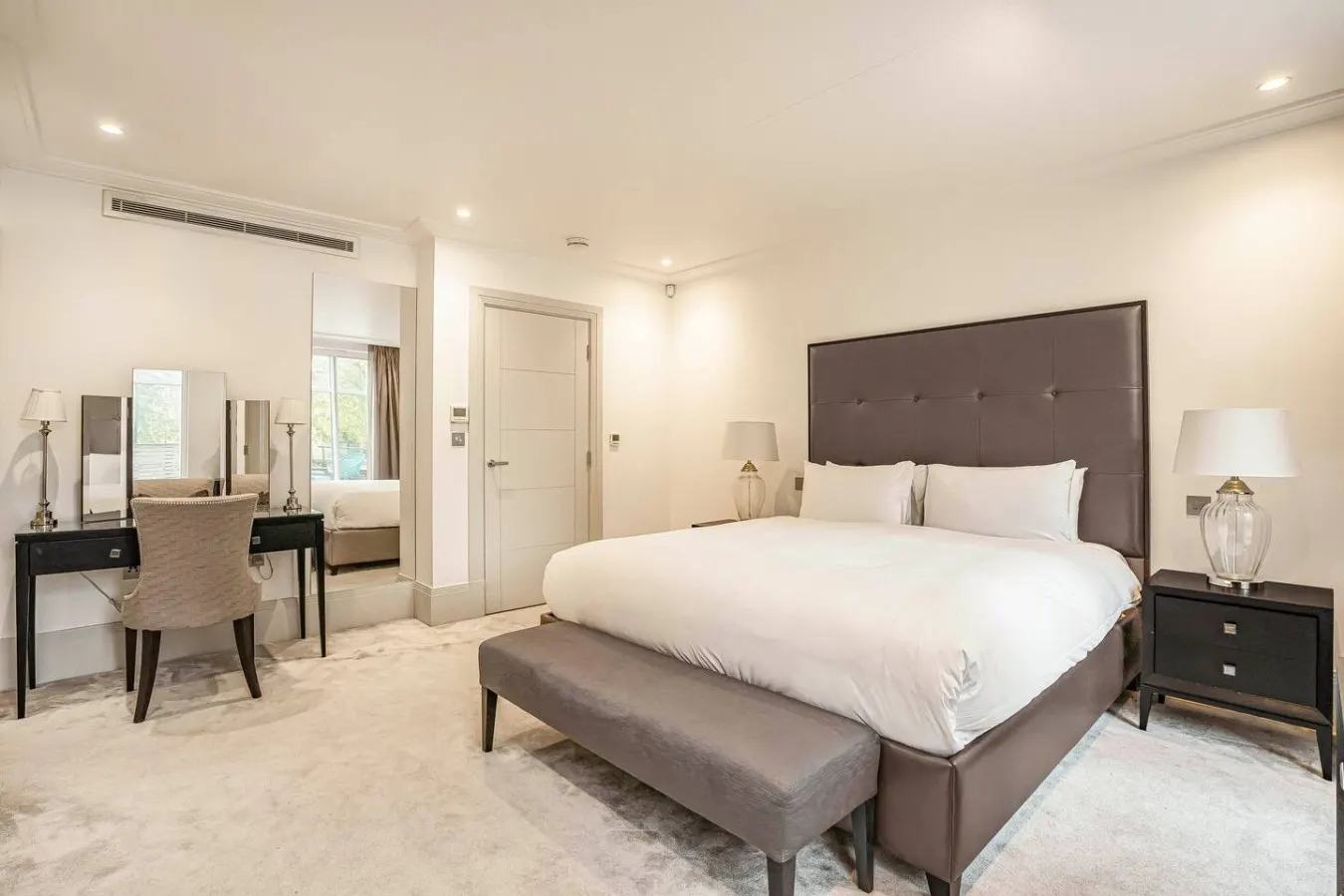 Mayfair Park Lane Huge Balcony Overlooking Hyde Park Concierge AC Elevator Access 18