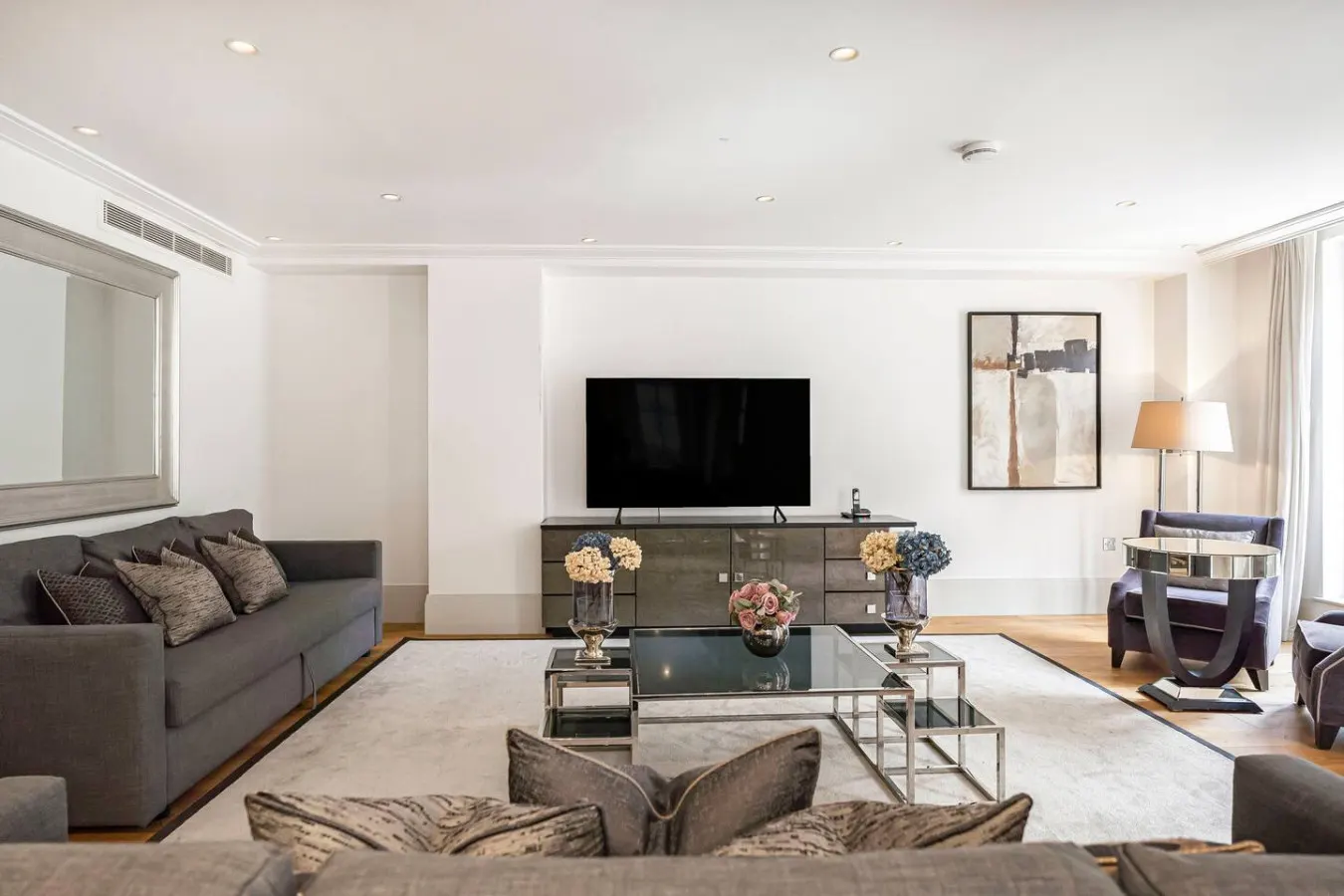 Mayfair Park Lane Huge Balcony Overlooking Hyde Park Concierge AC Elevator Access 6