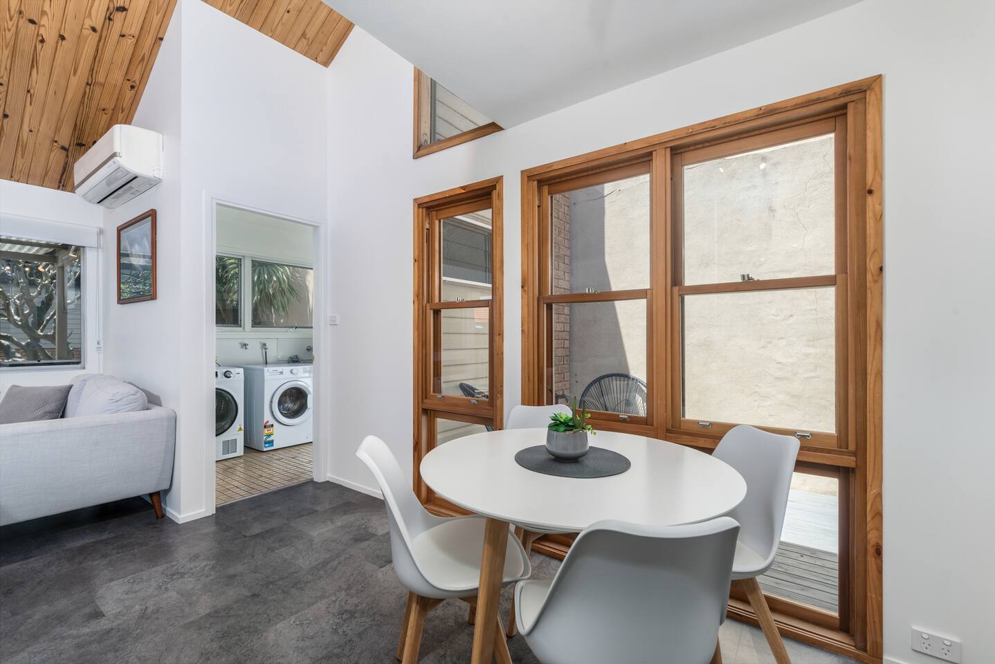 Stevenson Beach Cottage - Walk to Beach & CBD 6