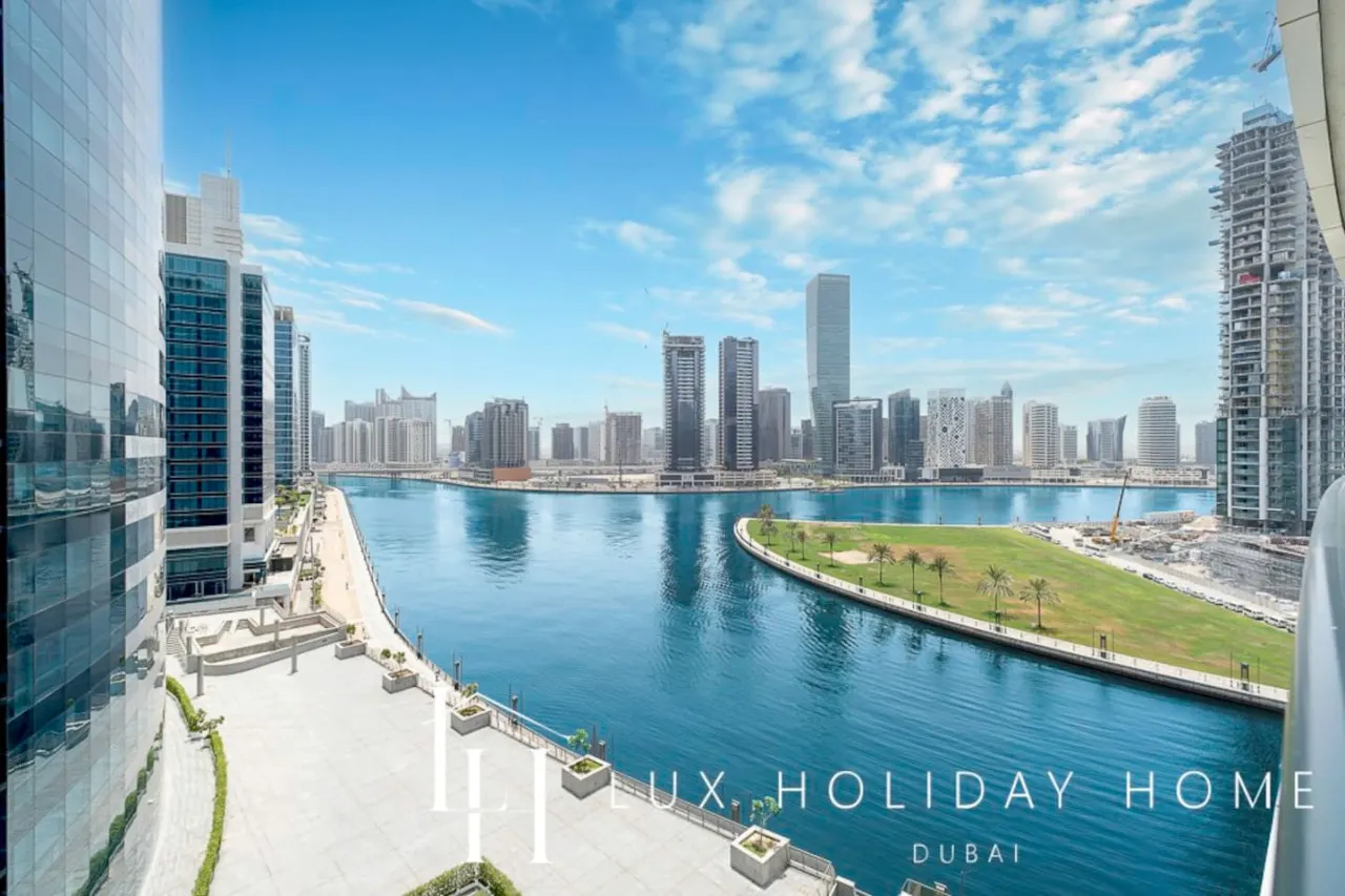 LUX The Bays Edge Canal View Suite 9