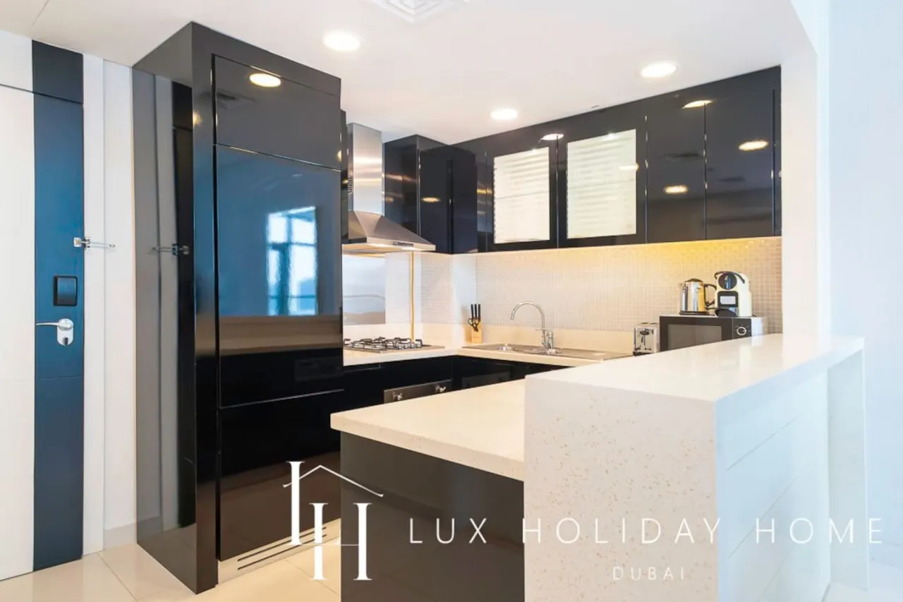 LUX The Bays Edge Canal View Suite 12