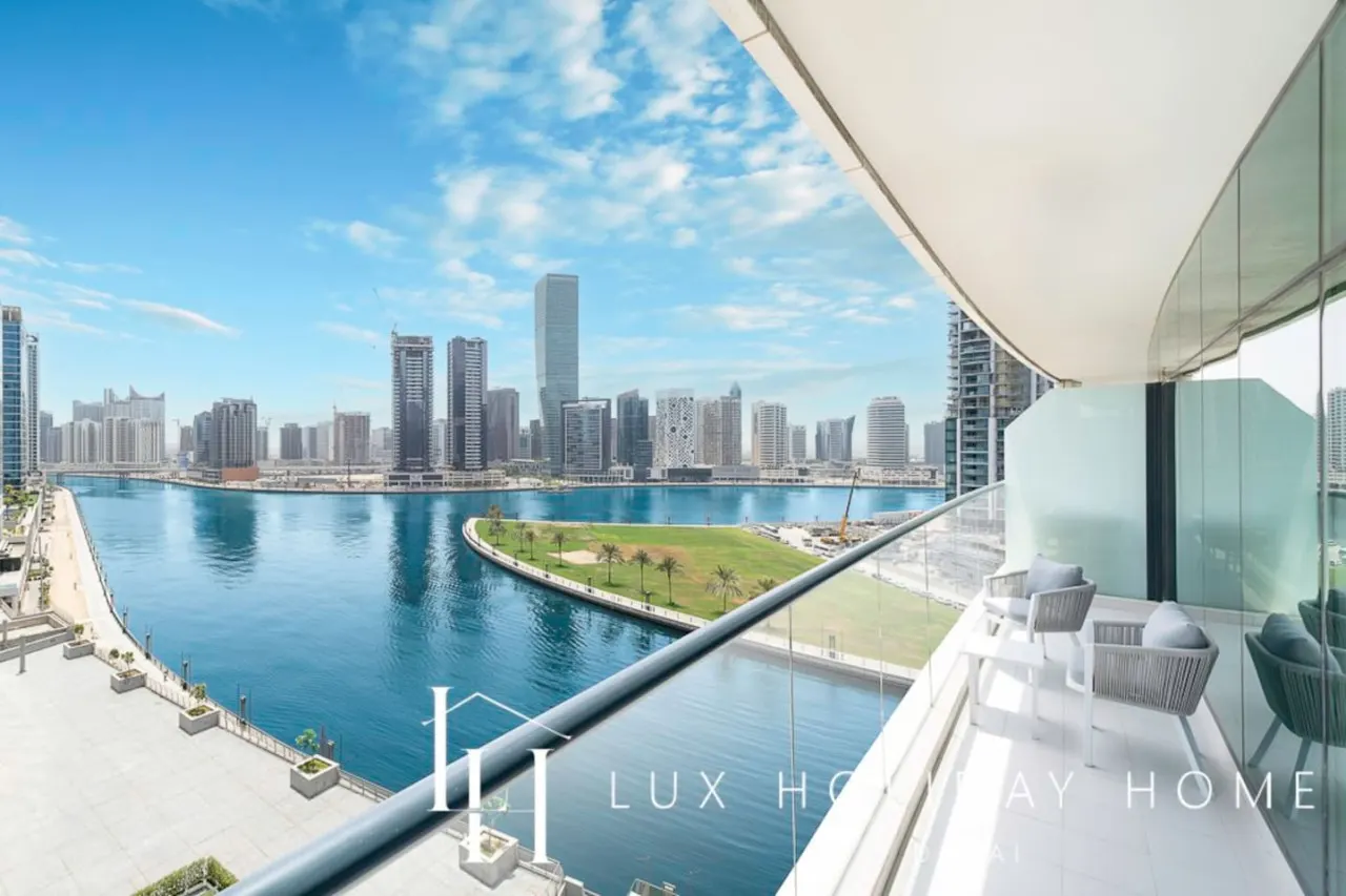 LUX The Bays Edge Canal View Suite 13