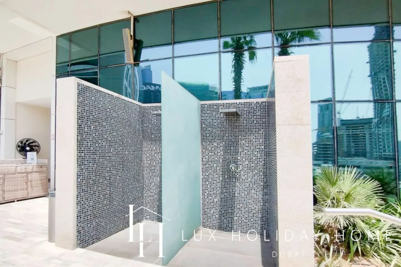LUX The Bays Edge Canal View Suite 20