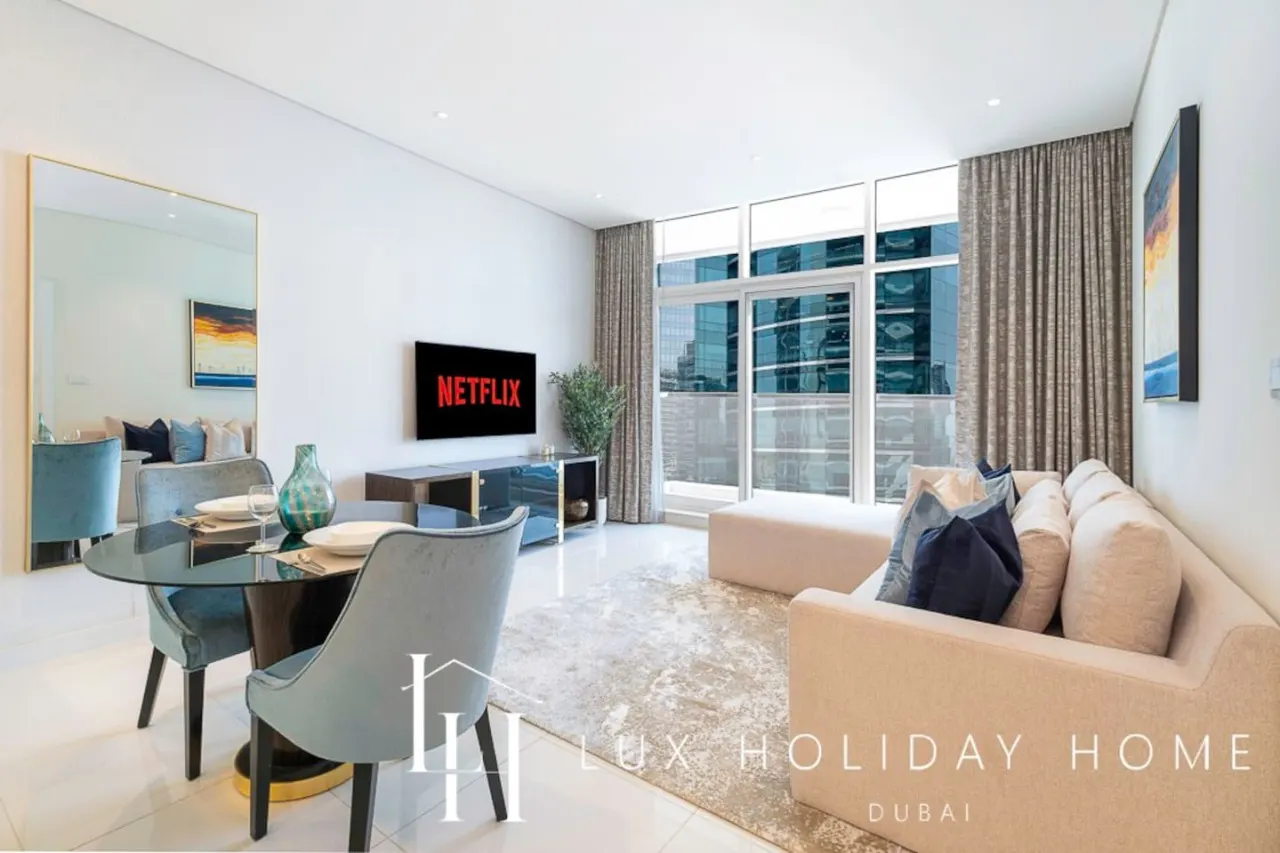 LUX The Bays Edge Canal View Suite 3
