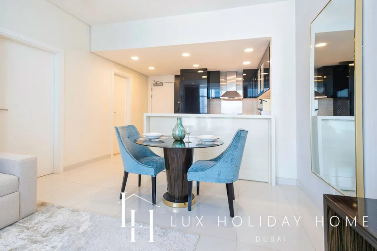 LUX The Bays Edge Canal View Suite 6