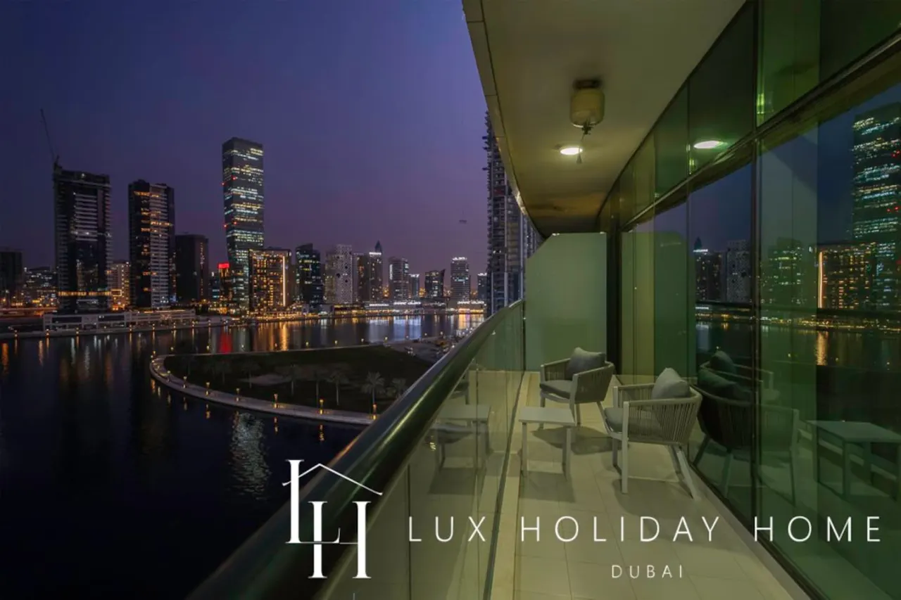 LUX The Bays Edge Canal View Suite 7
