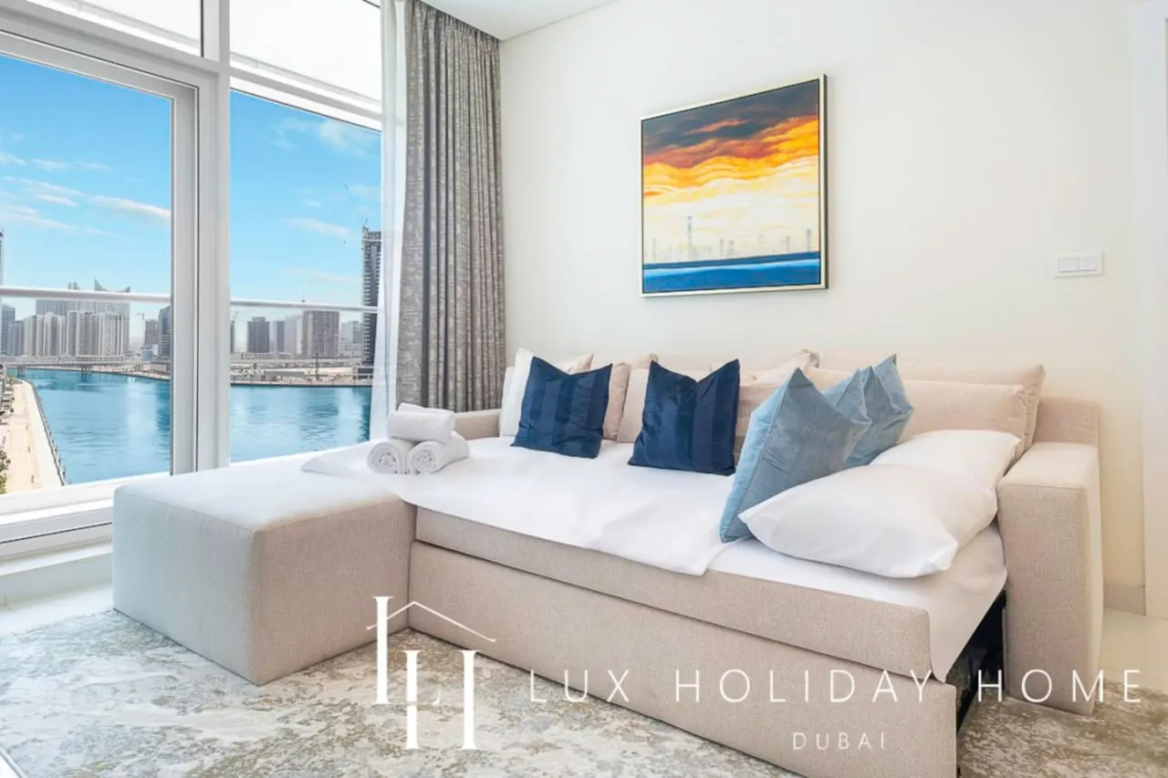 LUX The Bays Edge Canal View Suite 8