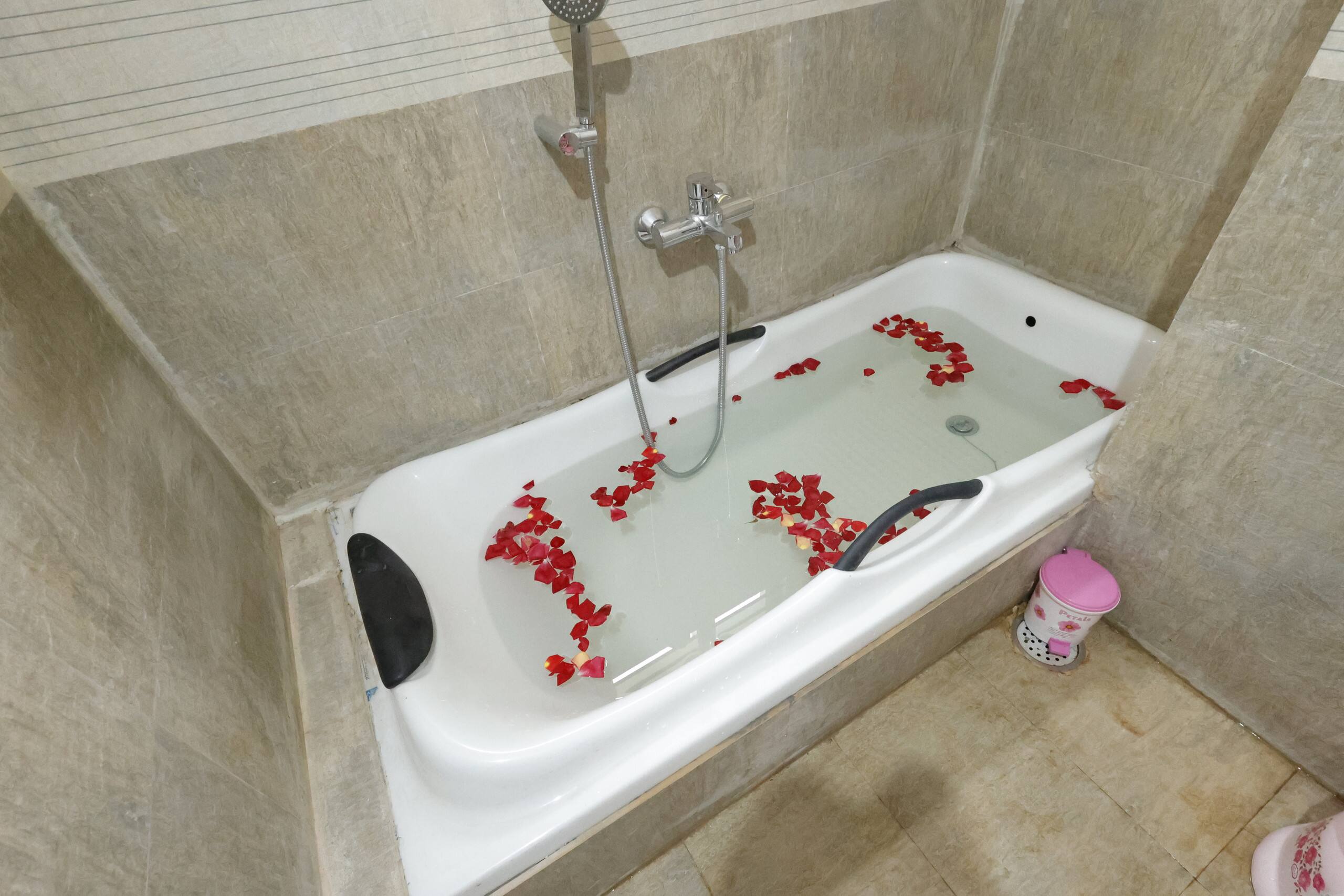 Kodebailu Homestay - 3BH Full Villa, Home Food 18