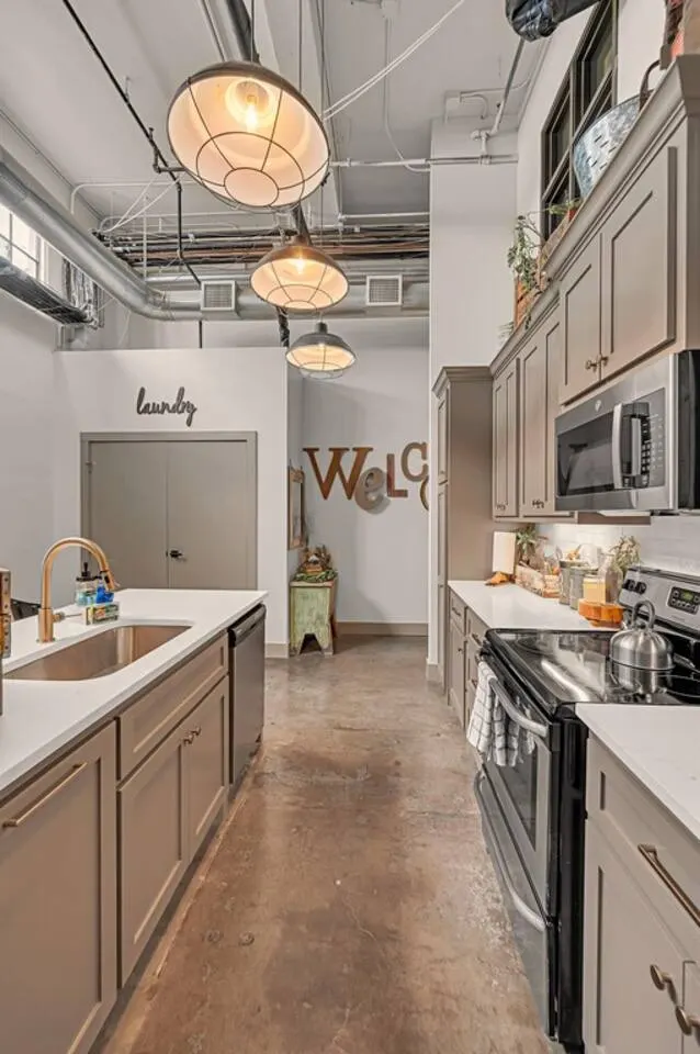 Downtown Luxury Loft- Steps to Silos/Baylor/McLane — photo 2