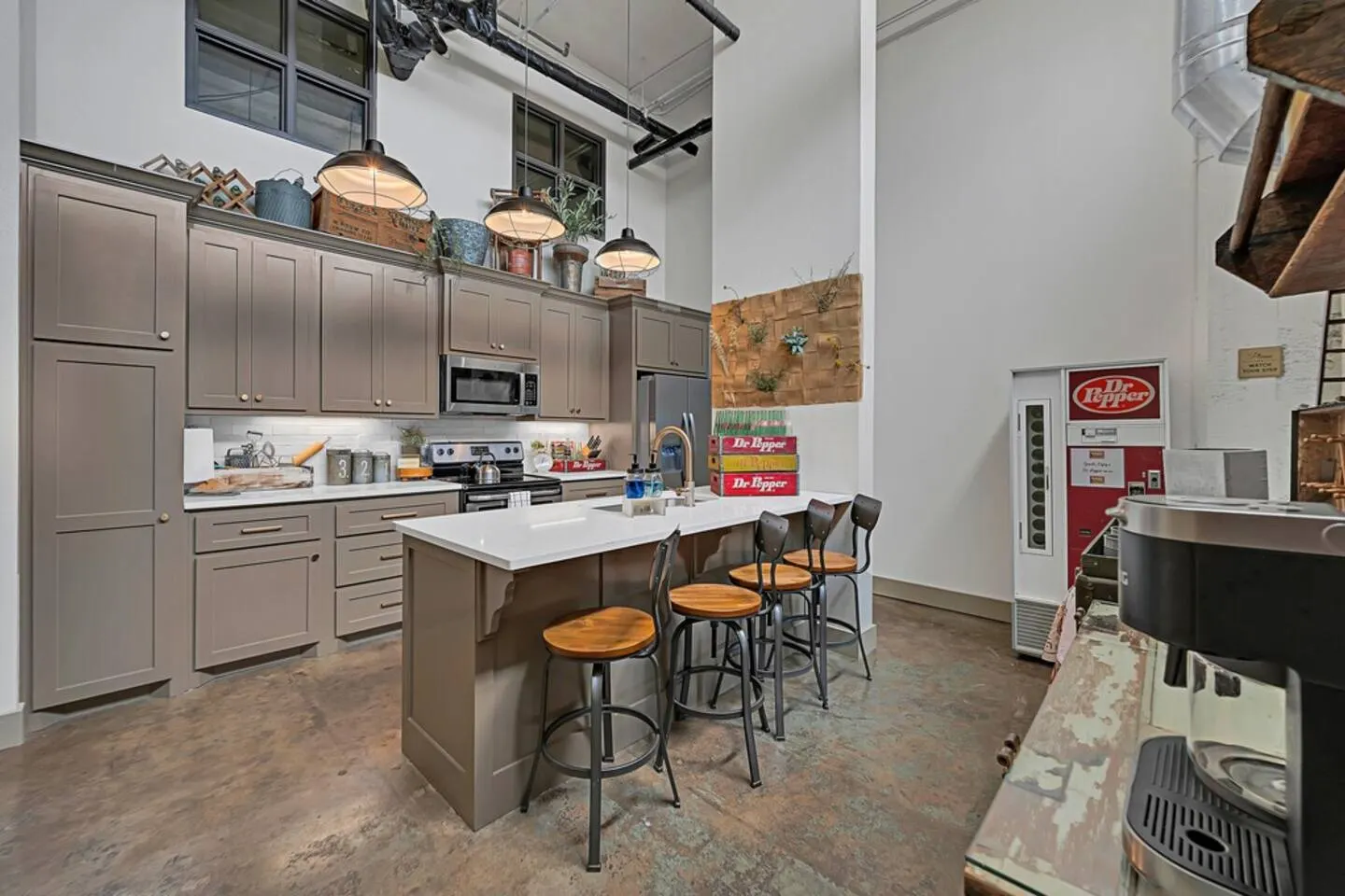 Downtown Luxury Loft- Steps to Silos/Baylor/McLane 7