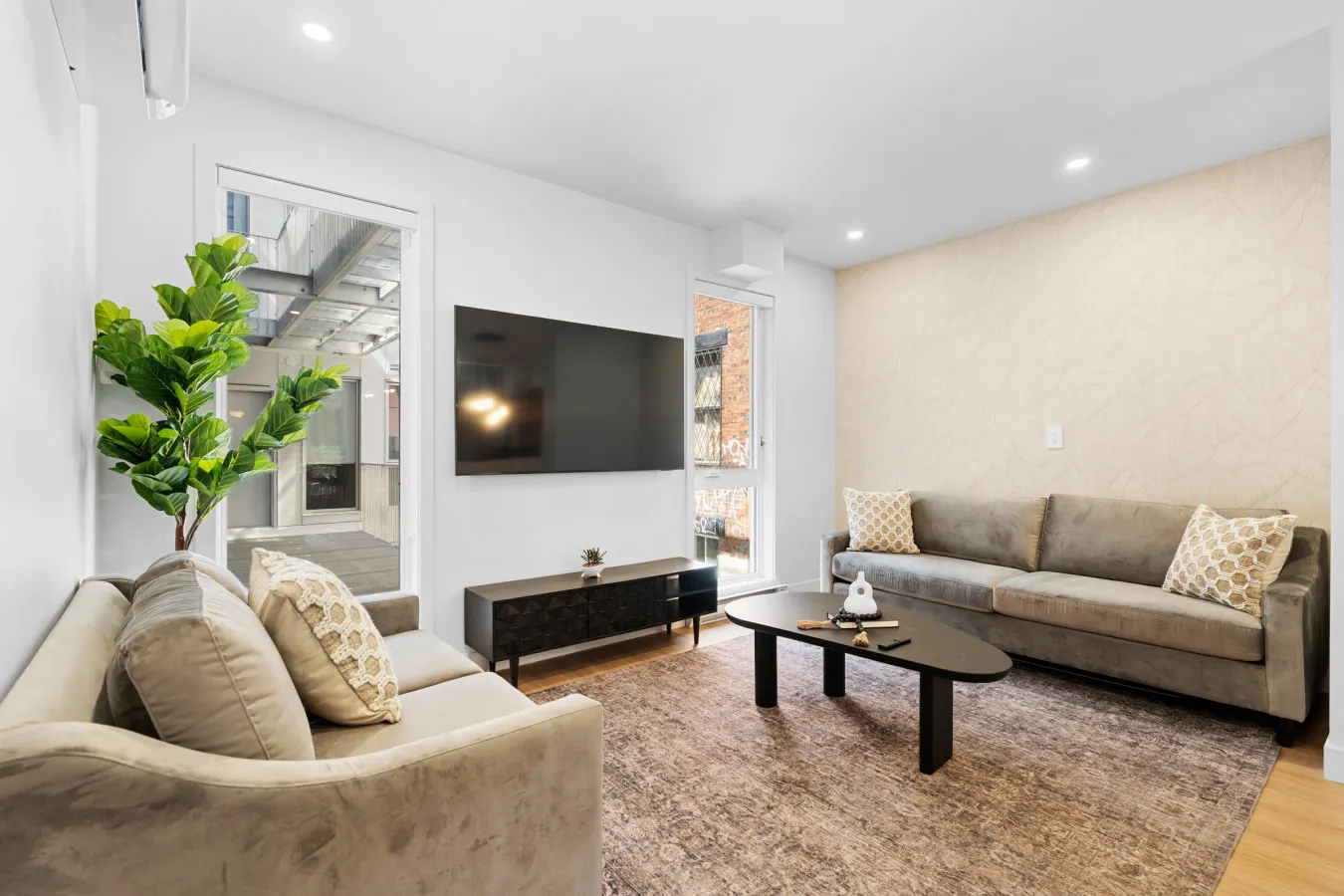 Plateau - Grand New 2bdr in Habitat Plateau by Denstays - Unit 102 2