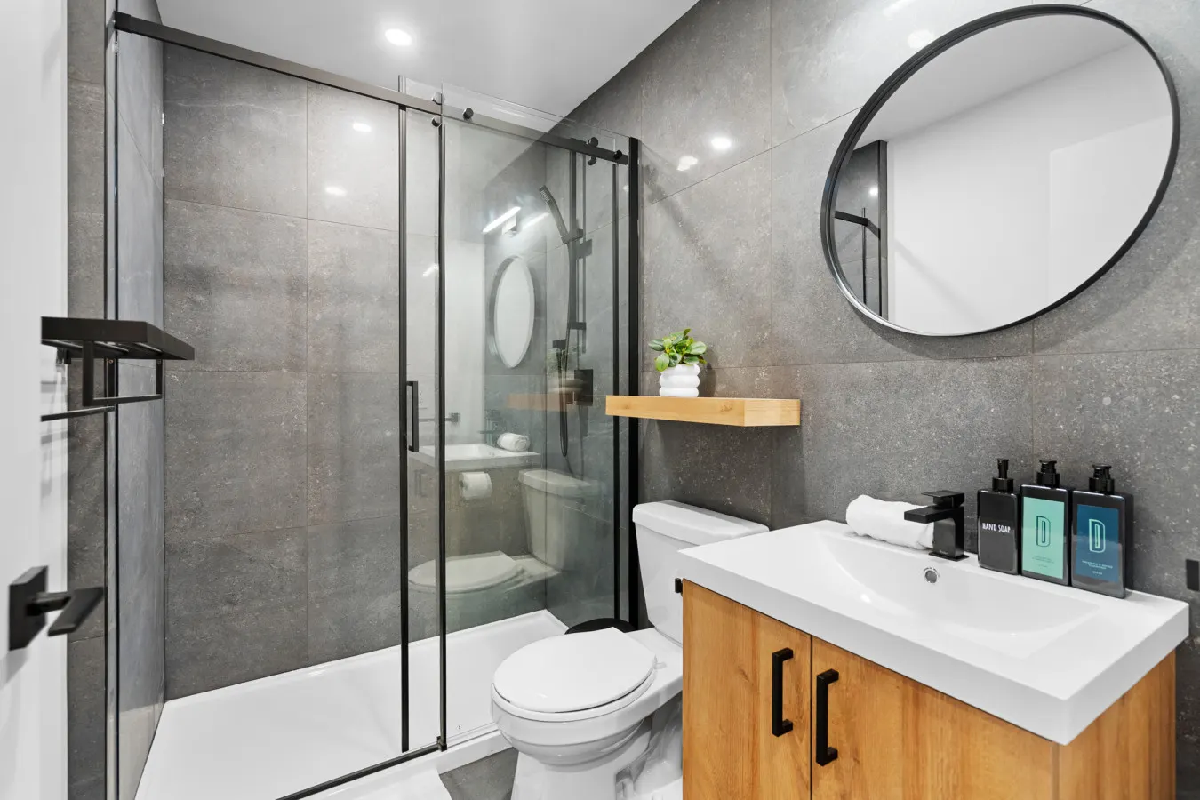 Plateau - Grand New 2bdr in Habitat Plateau by Denstays - Unit 102 15