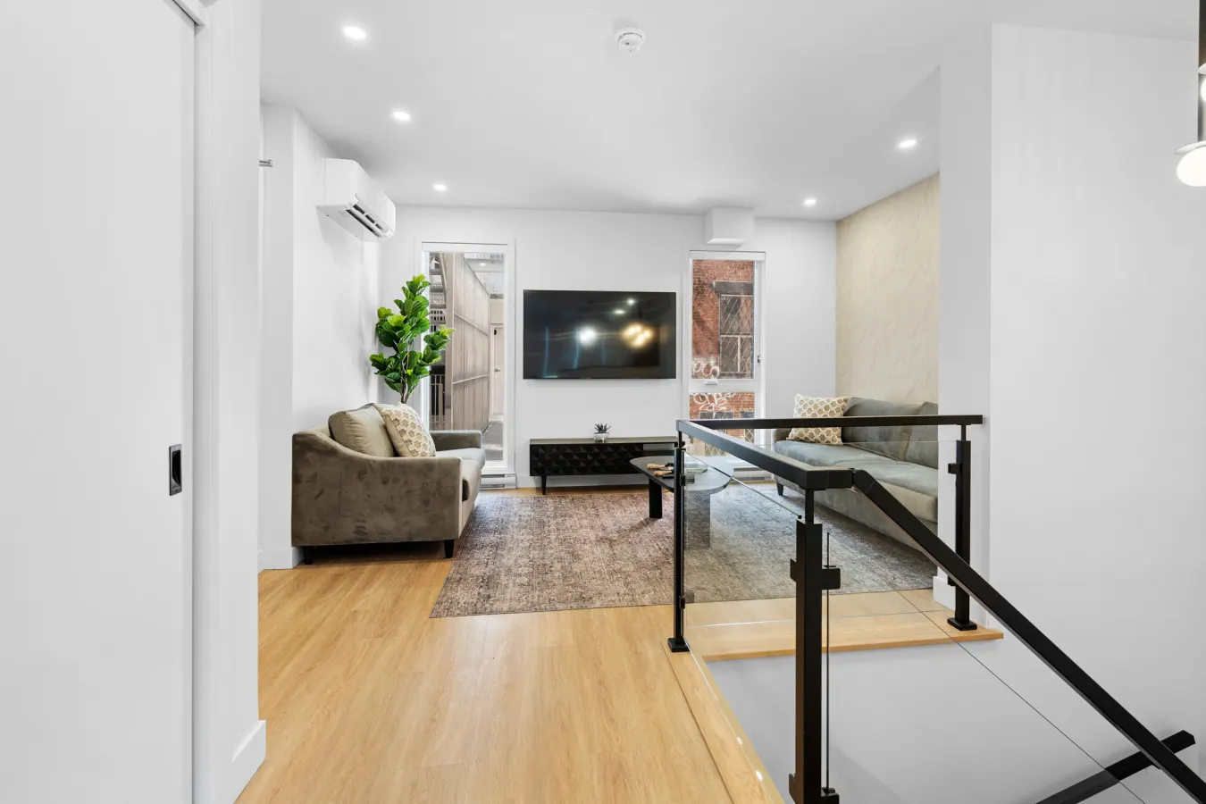 Plateau - Grand New 2bdr in Habitat Plateau by Denstays - Unit 102 3