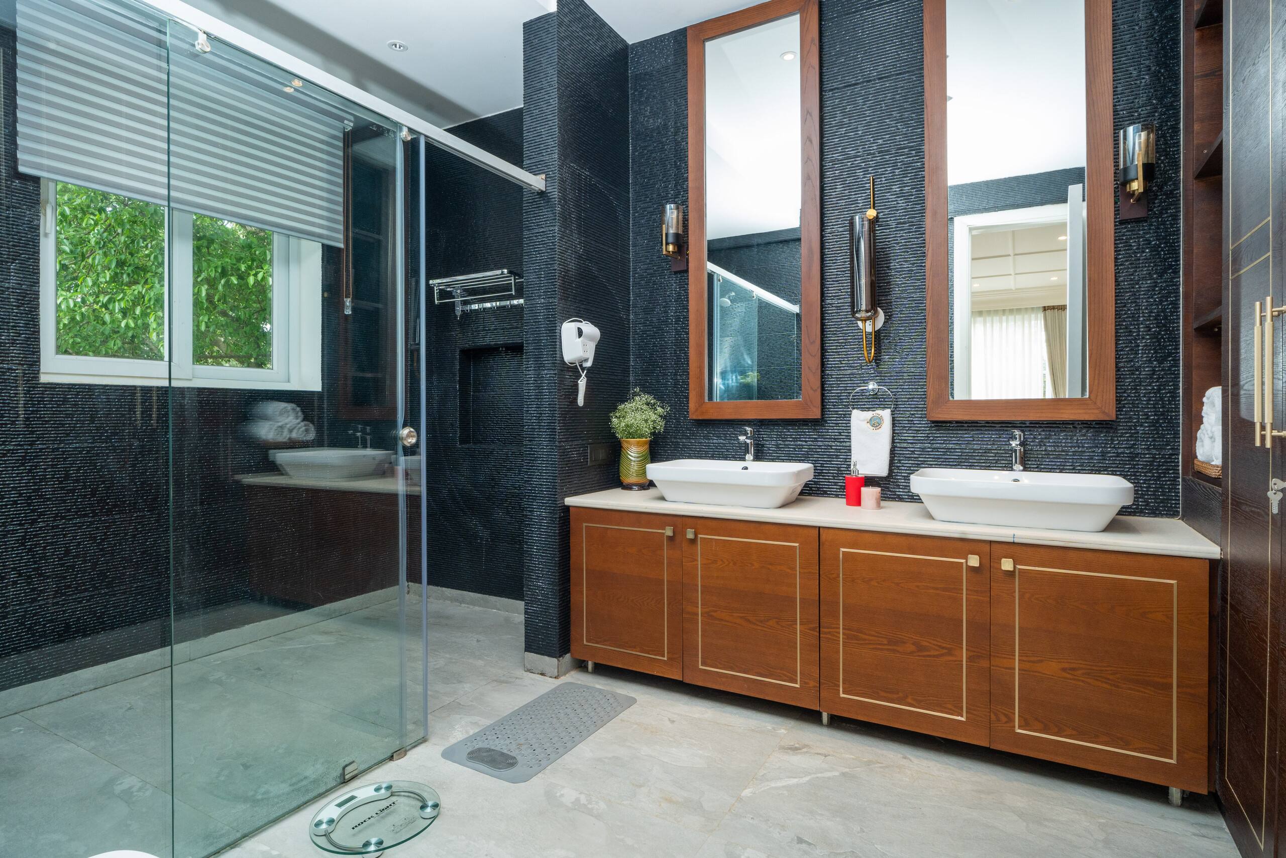 Celebrity Luxe 4 BHK Villa W/ Pvt Pool 39