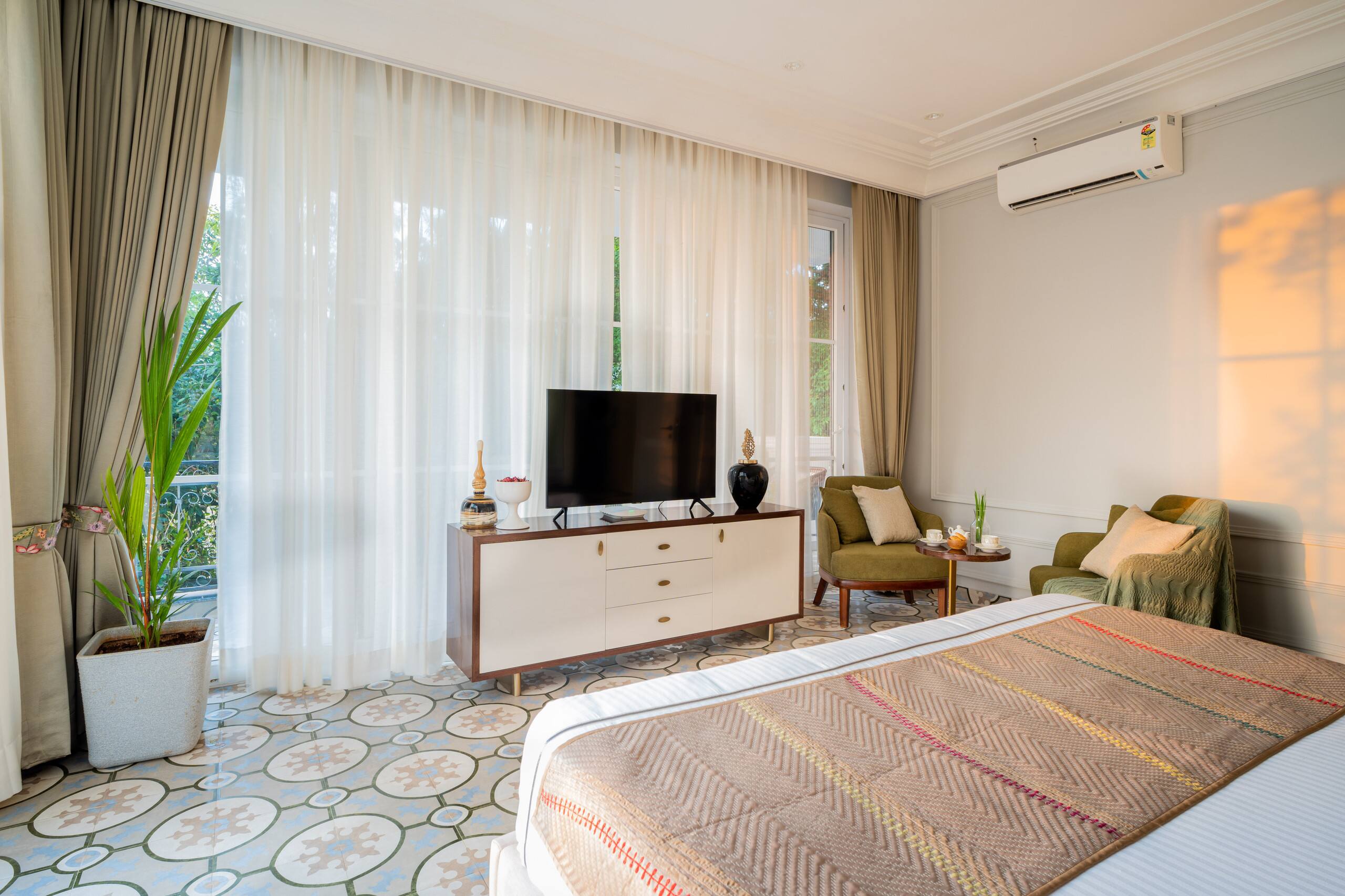Celebrity Luxe 4 BHK Villa W/ Pvt Pool 29
