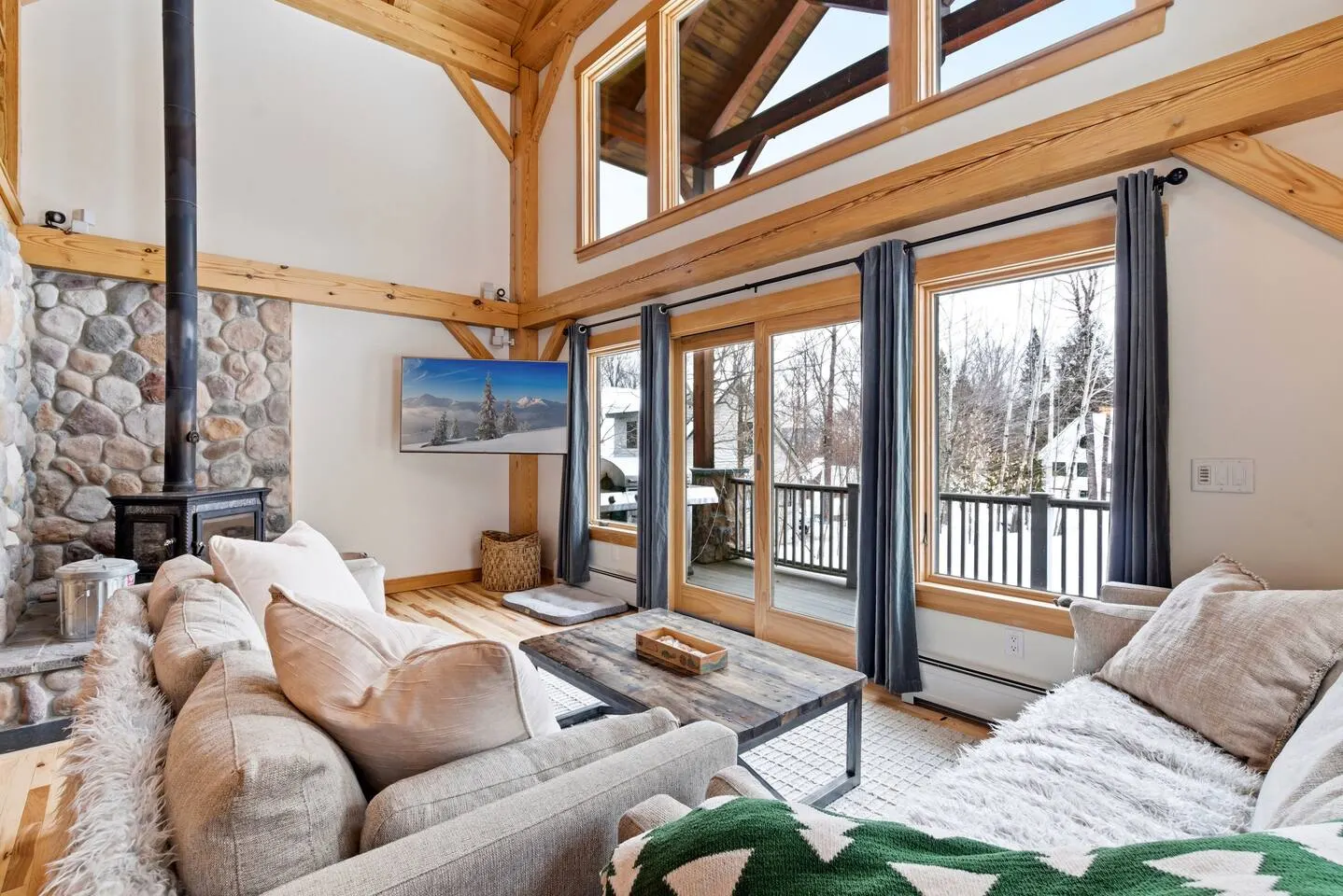 Viking Village Chalet - Ski In/Ski Out | Sleeps 16 — photo 2